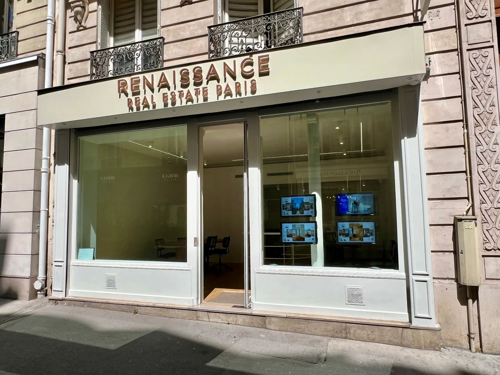 RENAISSANCE REAL ESTATE PARIS