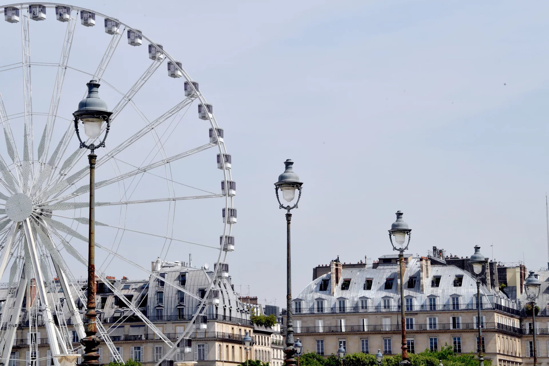 PARIS & CIE