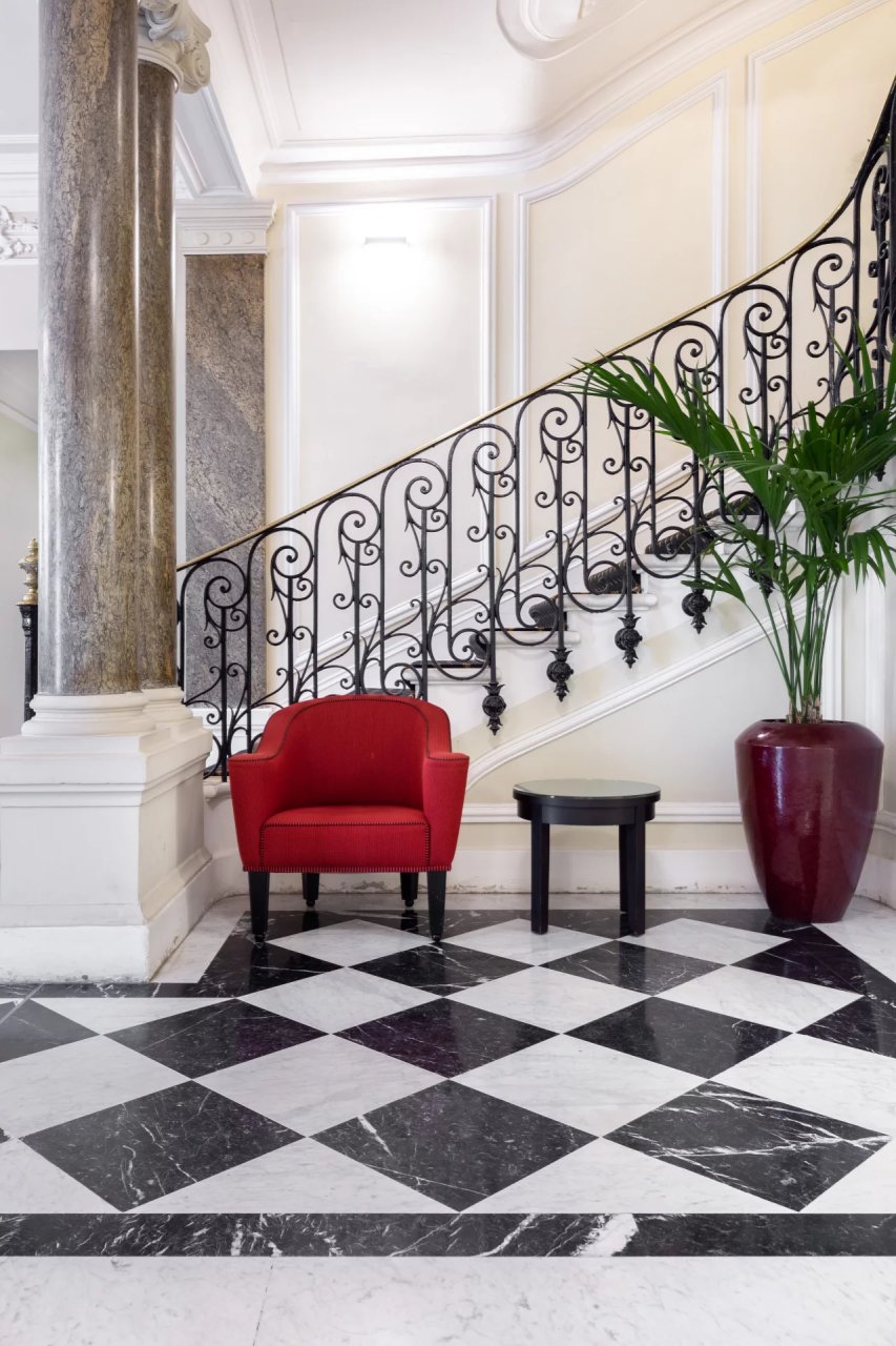 PROPRIETES DE PRESTIGE