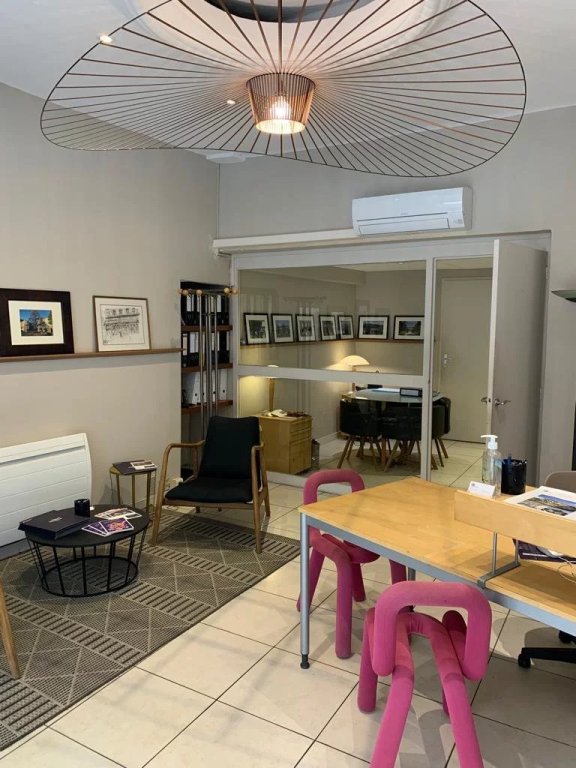 CAROLINE LAURENT & ASSOCIES