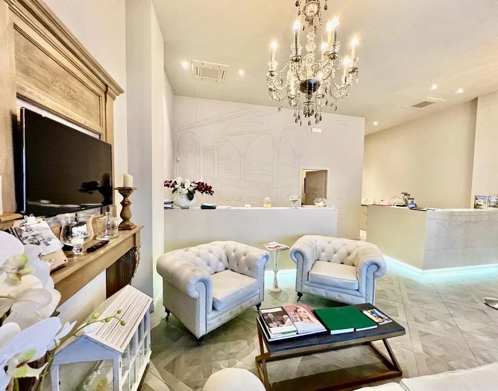 Berkshire Hathaway HomeServices Como Lake Palazzo Estate Berkshire Hathaway HomeServices Como Lake Palazzo Estate