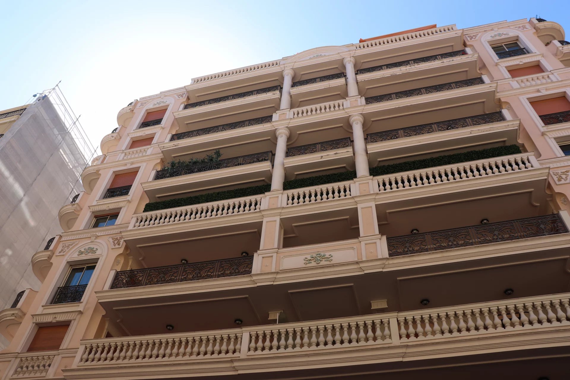 VICTOR PALACE