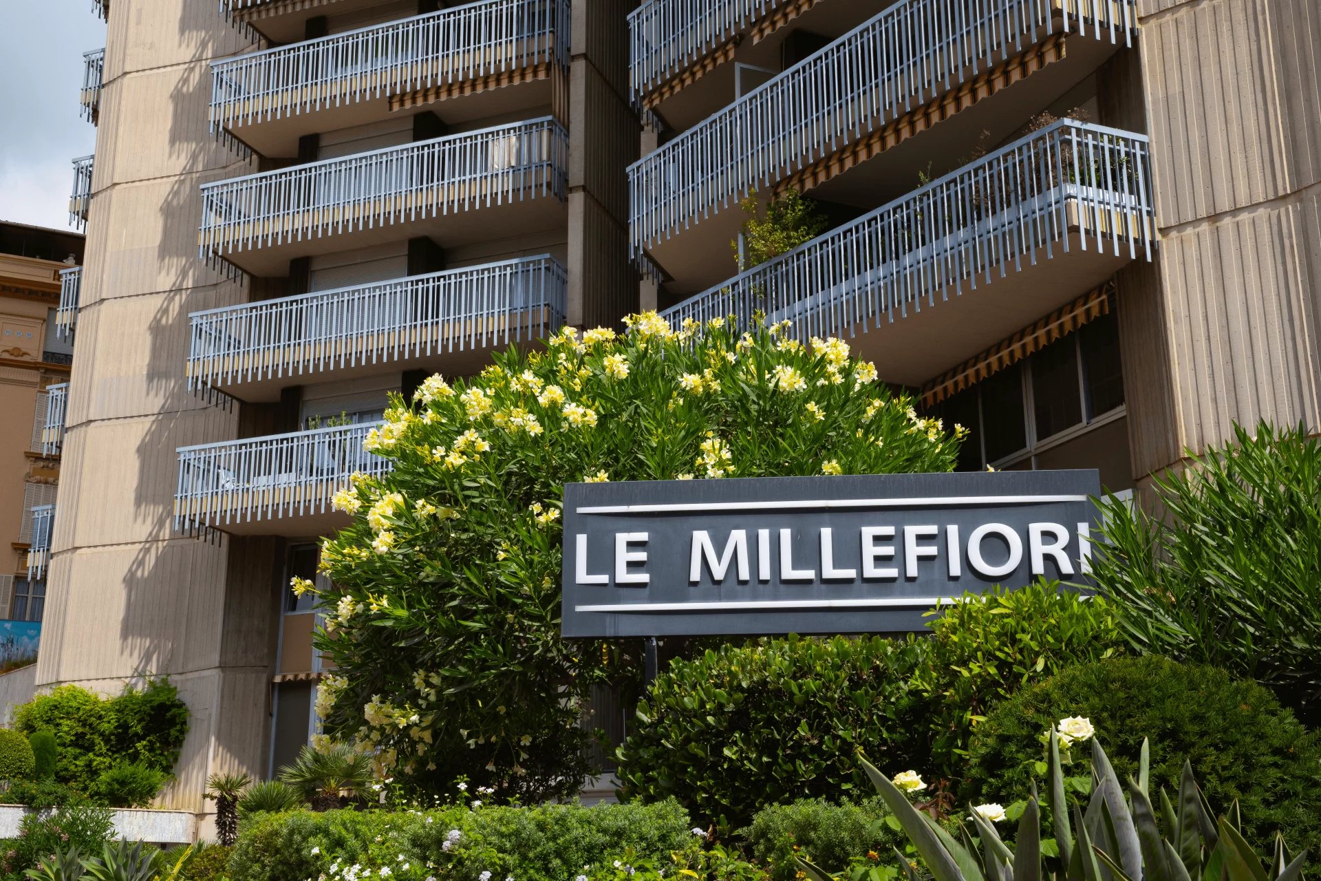 MILLEFIORI