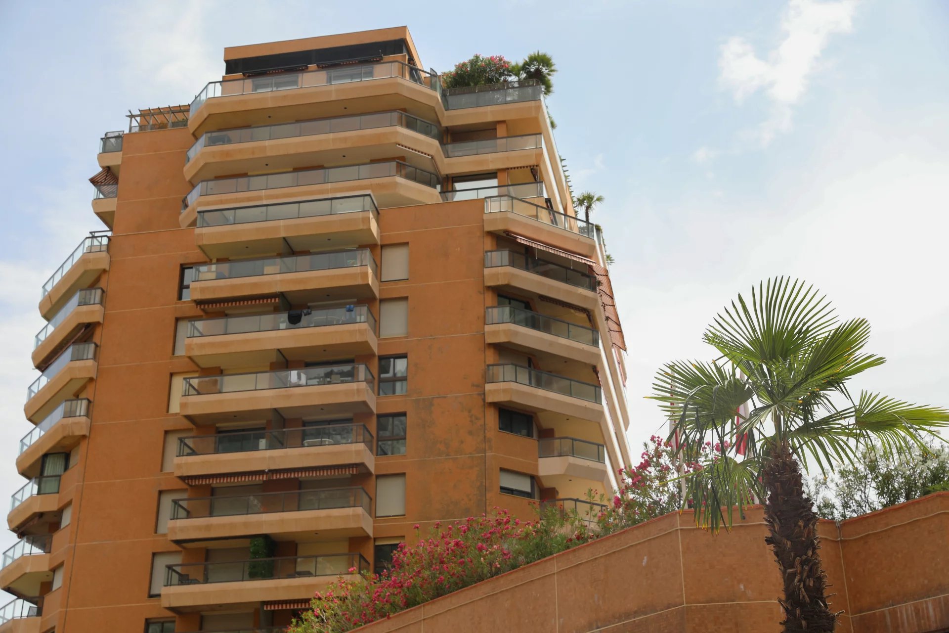 MONTE CARLO SUN
