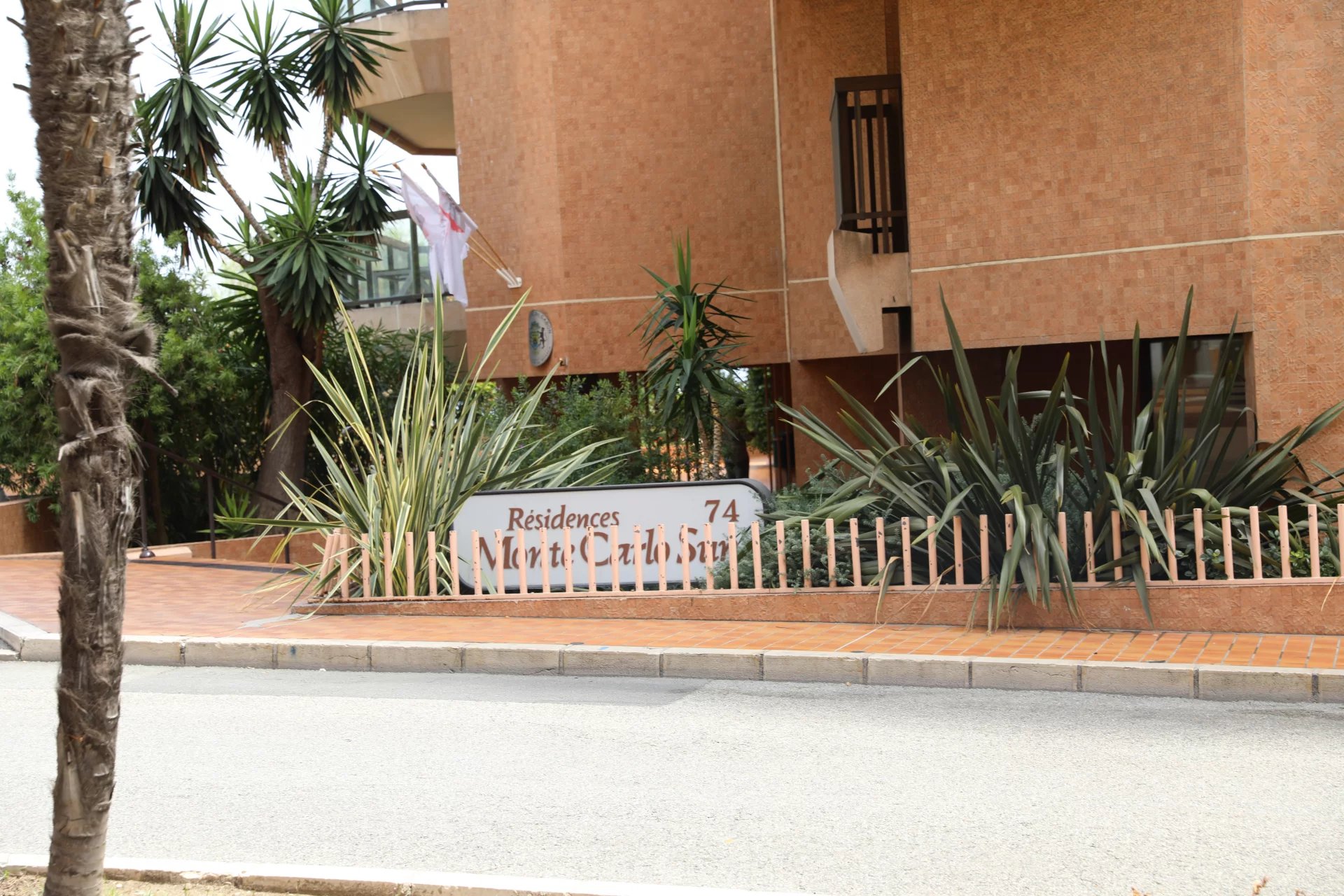 MONTE CARLO SUN