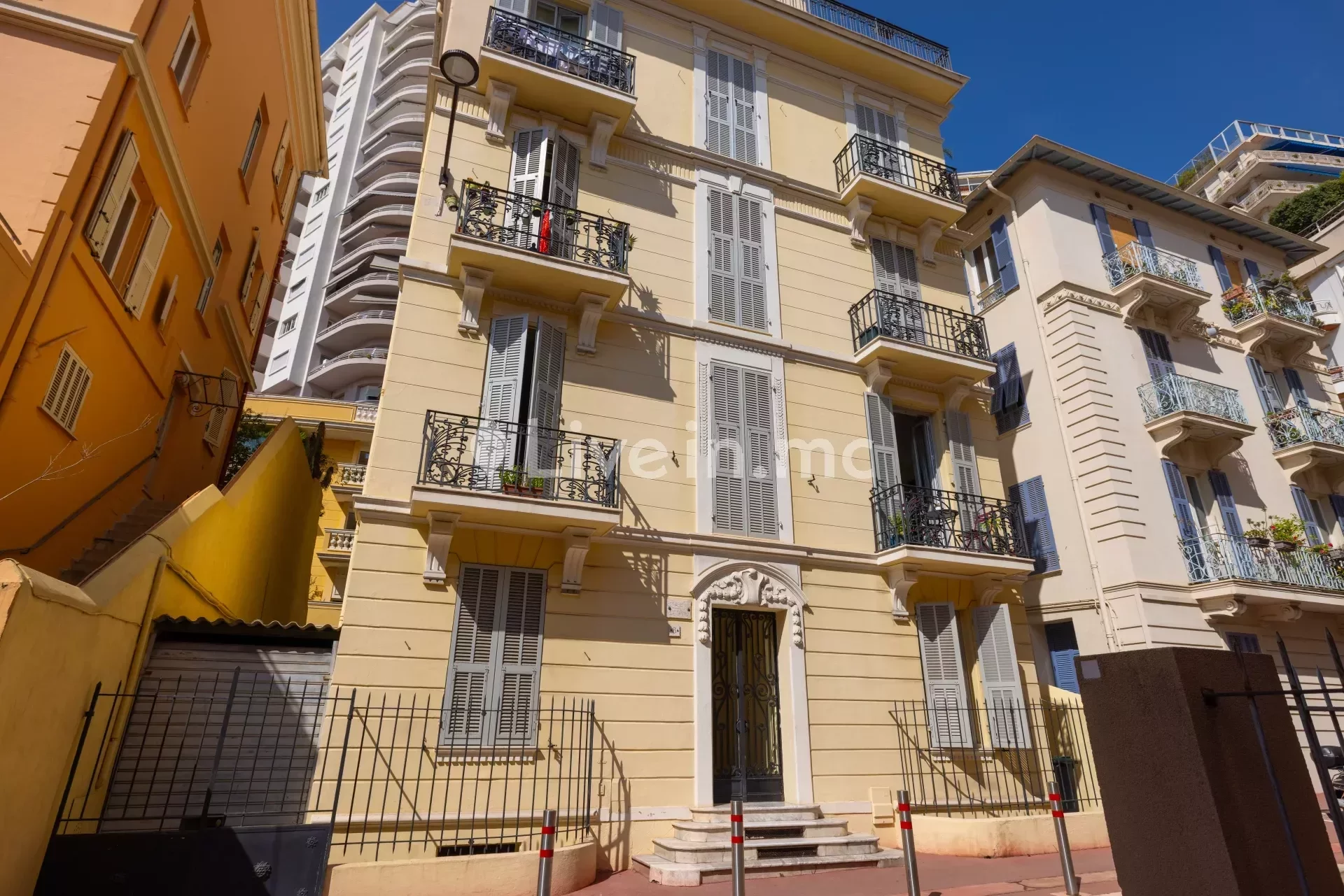 VILLA LÉONIE