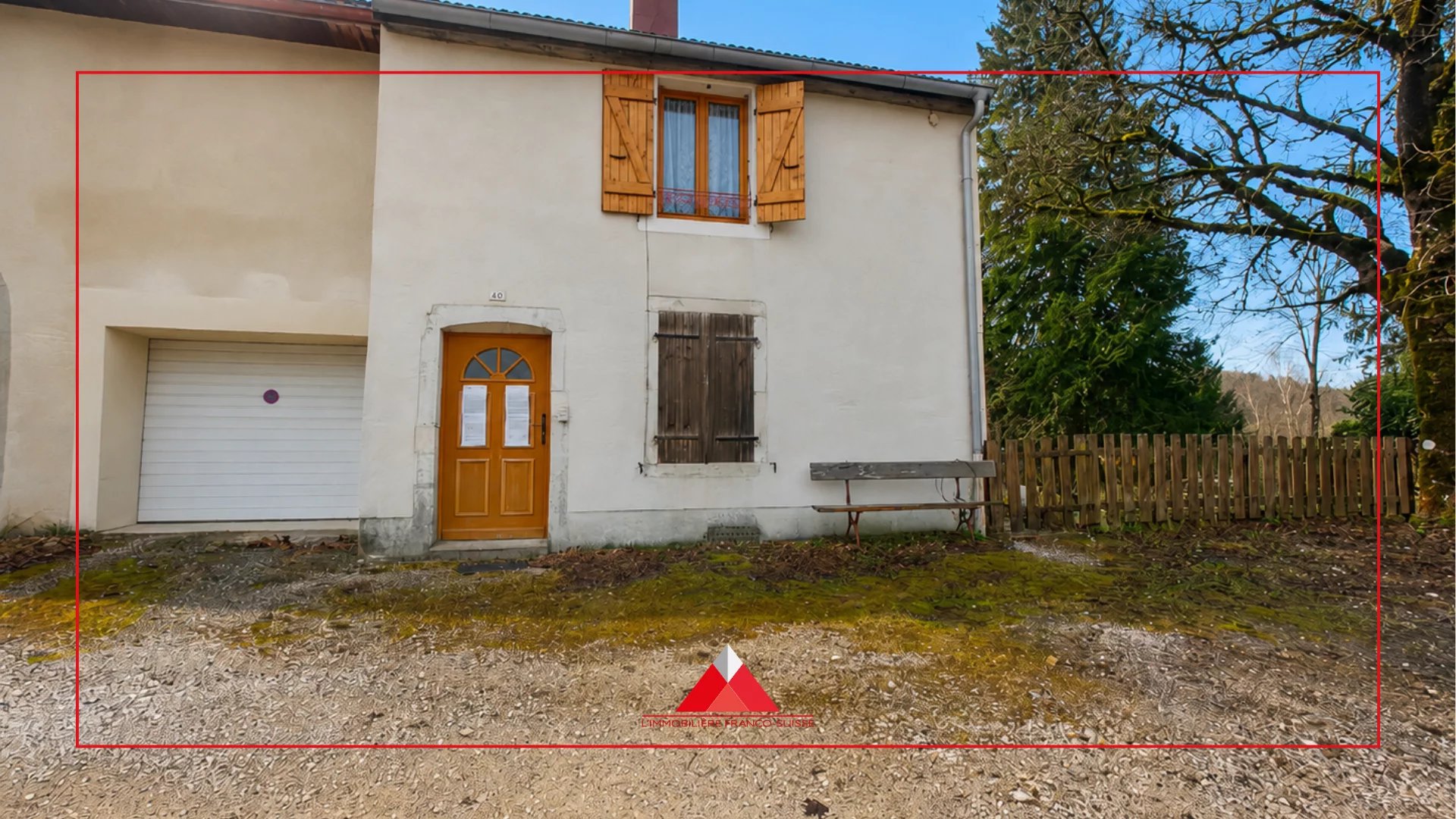 Maison mitoyenne avec terrain et garage