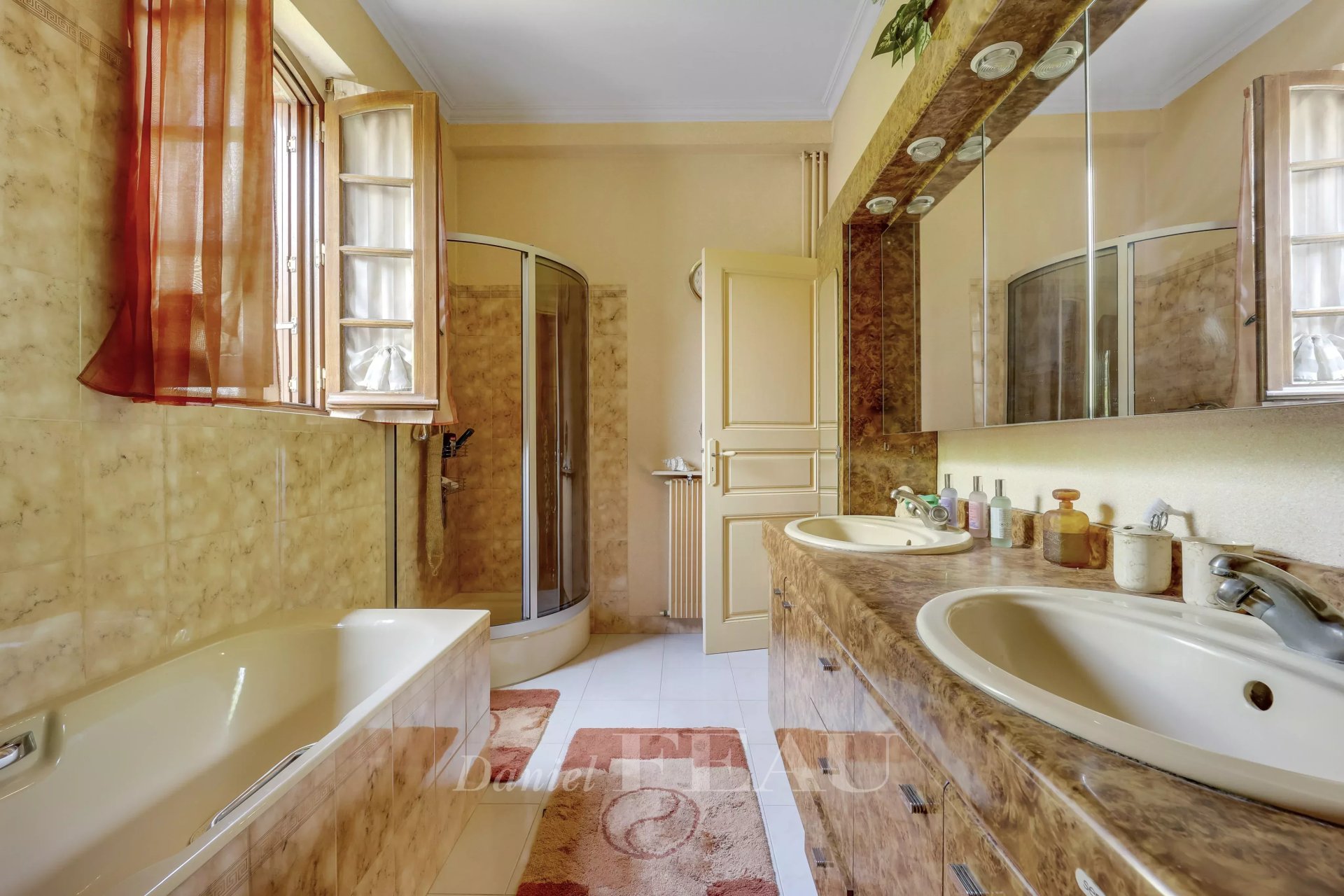 6 Bedroom Villa/Townhouse's Image 11