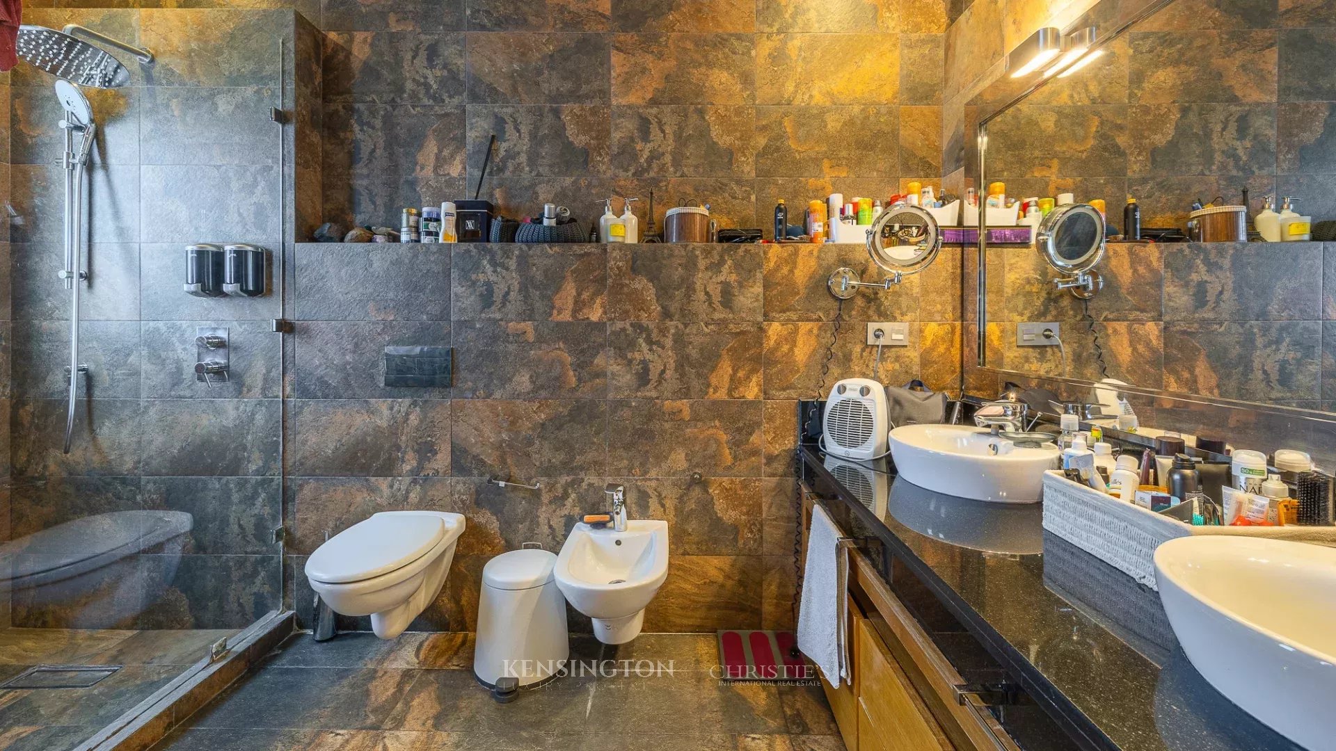 4 Bedroom Villa/Townhouse's Image 6