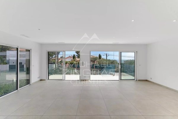New Elegant house with sea view close to the port — photo 7