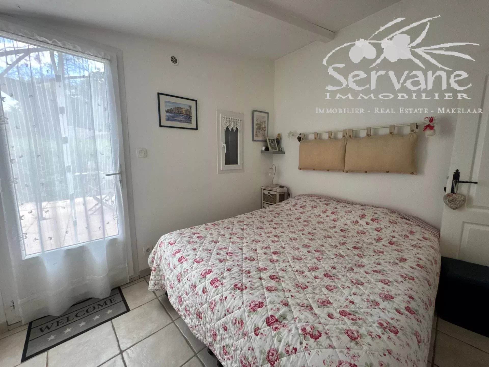 SALERNES Property with strong rental potential: 3 houses and a separate apartment
