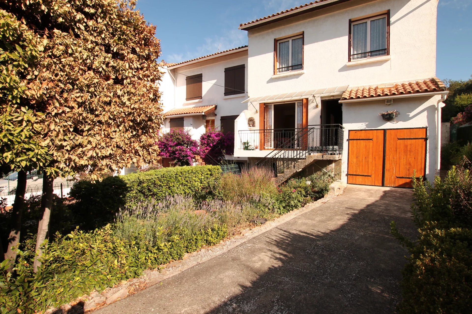 Maison T4 92m2 Double jardin, garage, cave, parking.