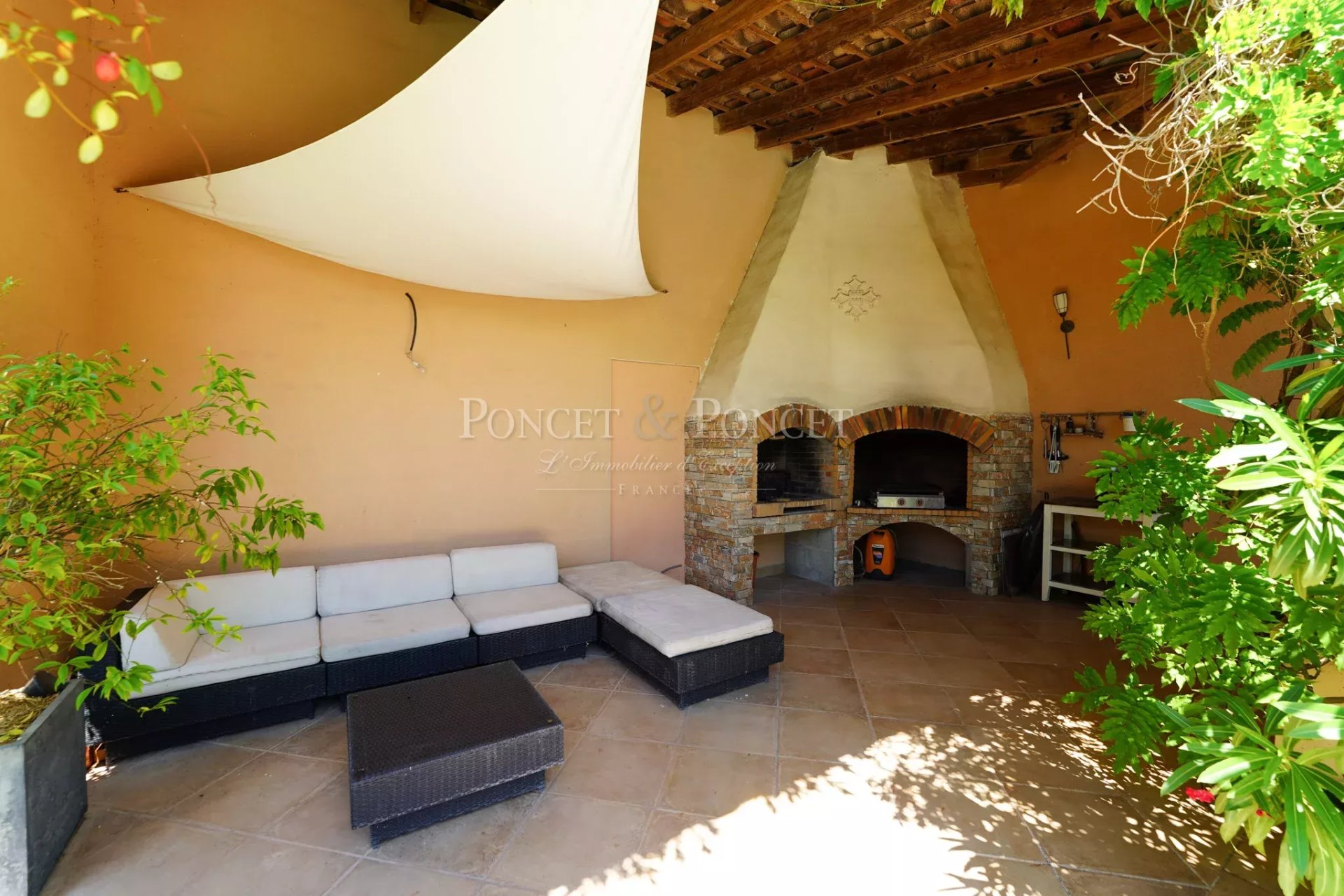 5 Bedroom Villa/Townhouse's Image 23