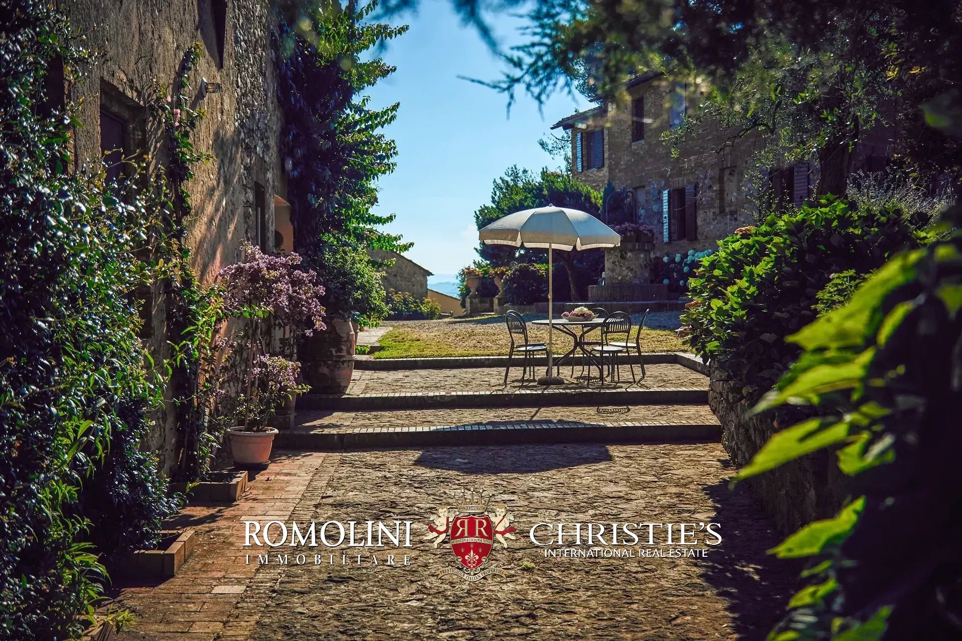 18 Bedroom Vineyard's Image 27