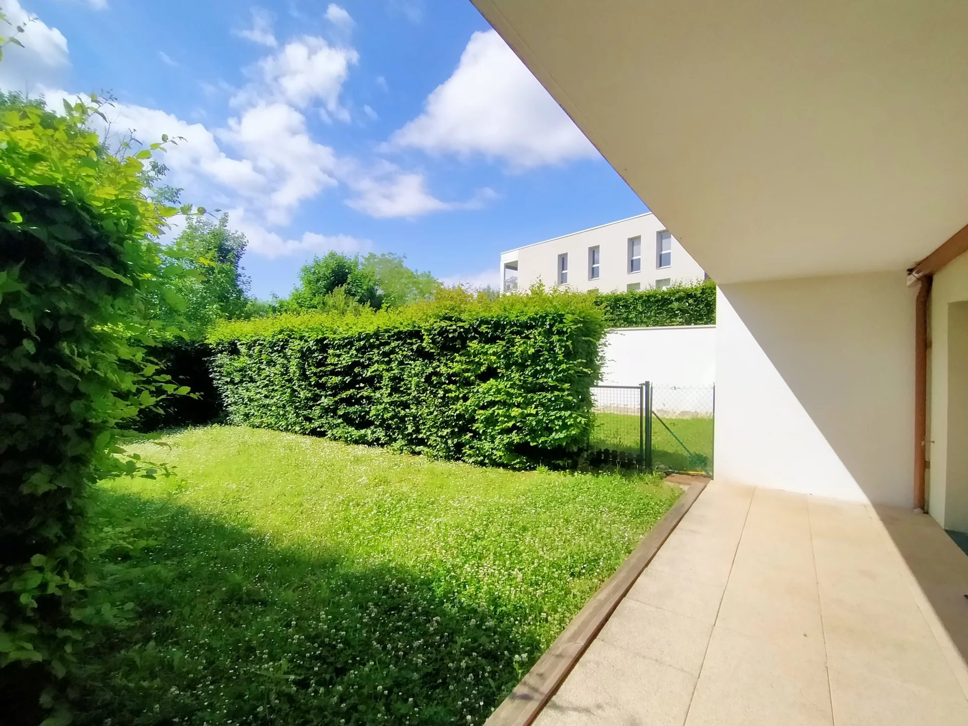 482322 Location Albigny-sur-Saône