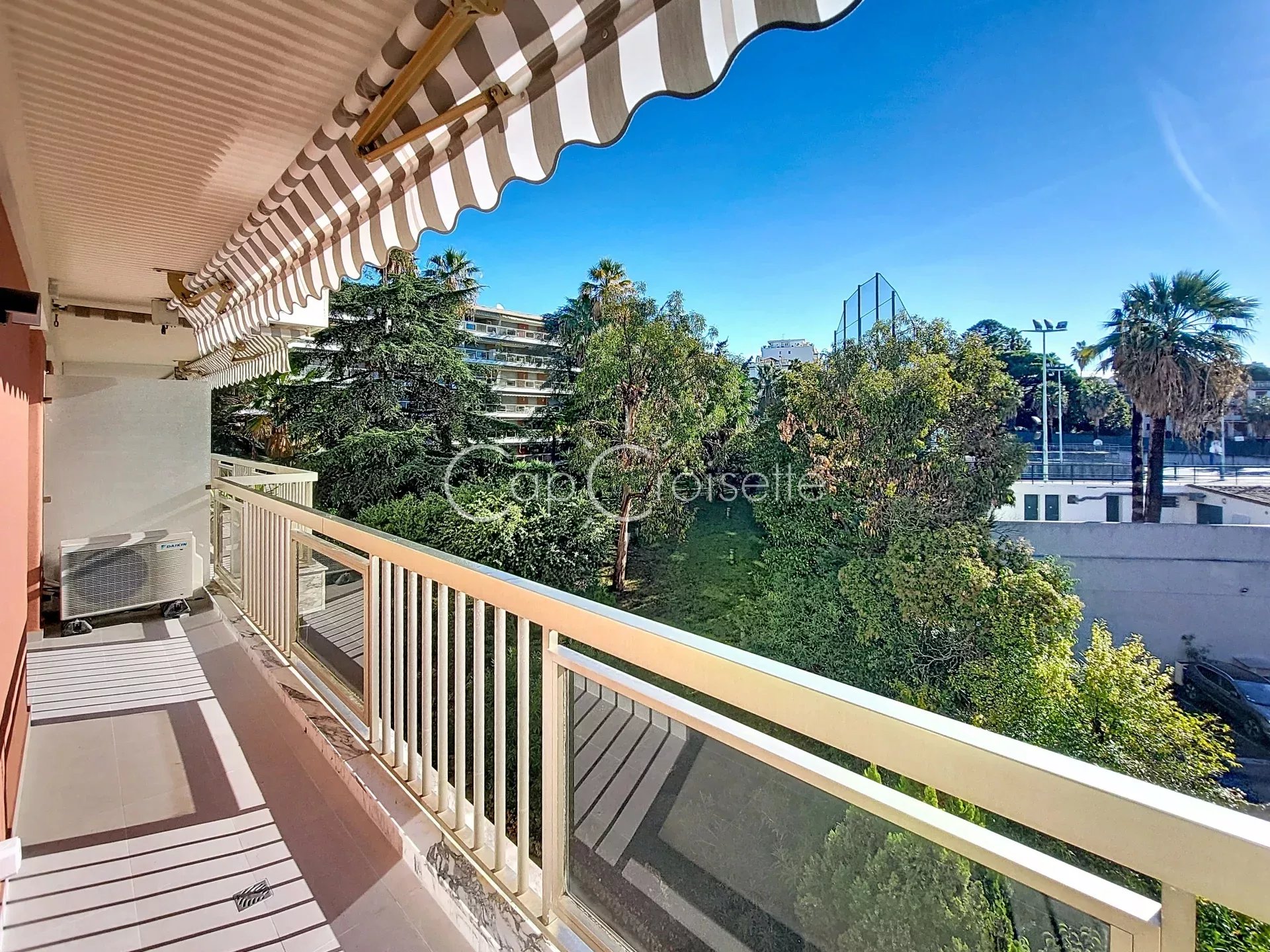 Cannes Basse Californie 2 pièces proche rue Antibes