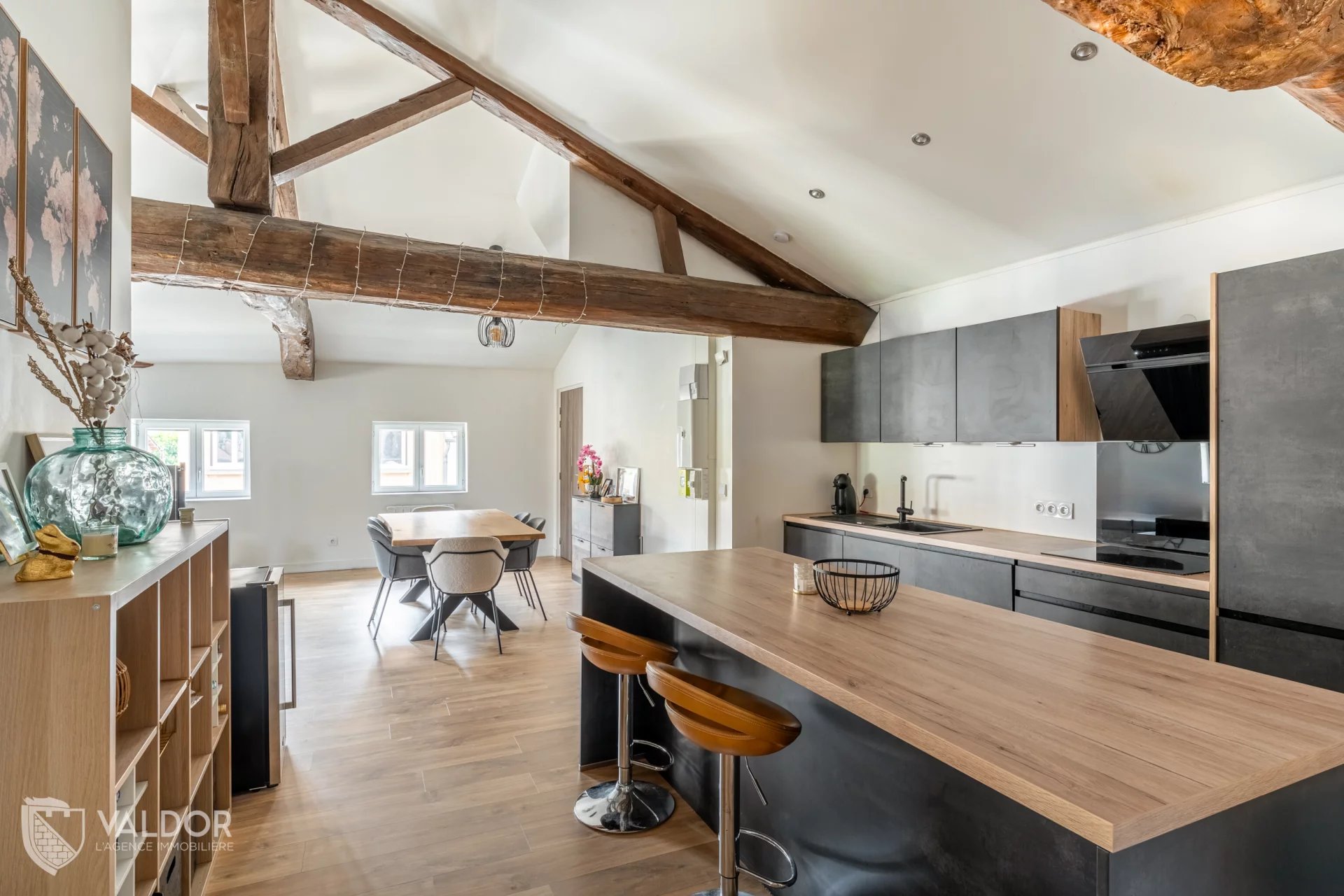 Appartement de caractère, à deux pas des bords de Saône