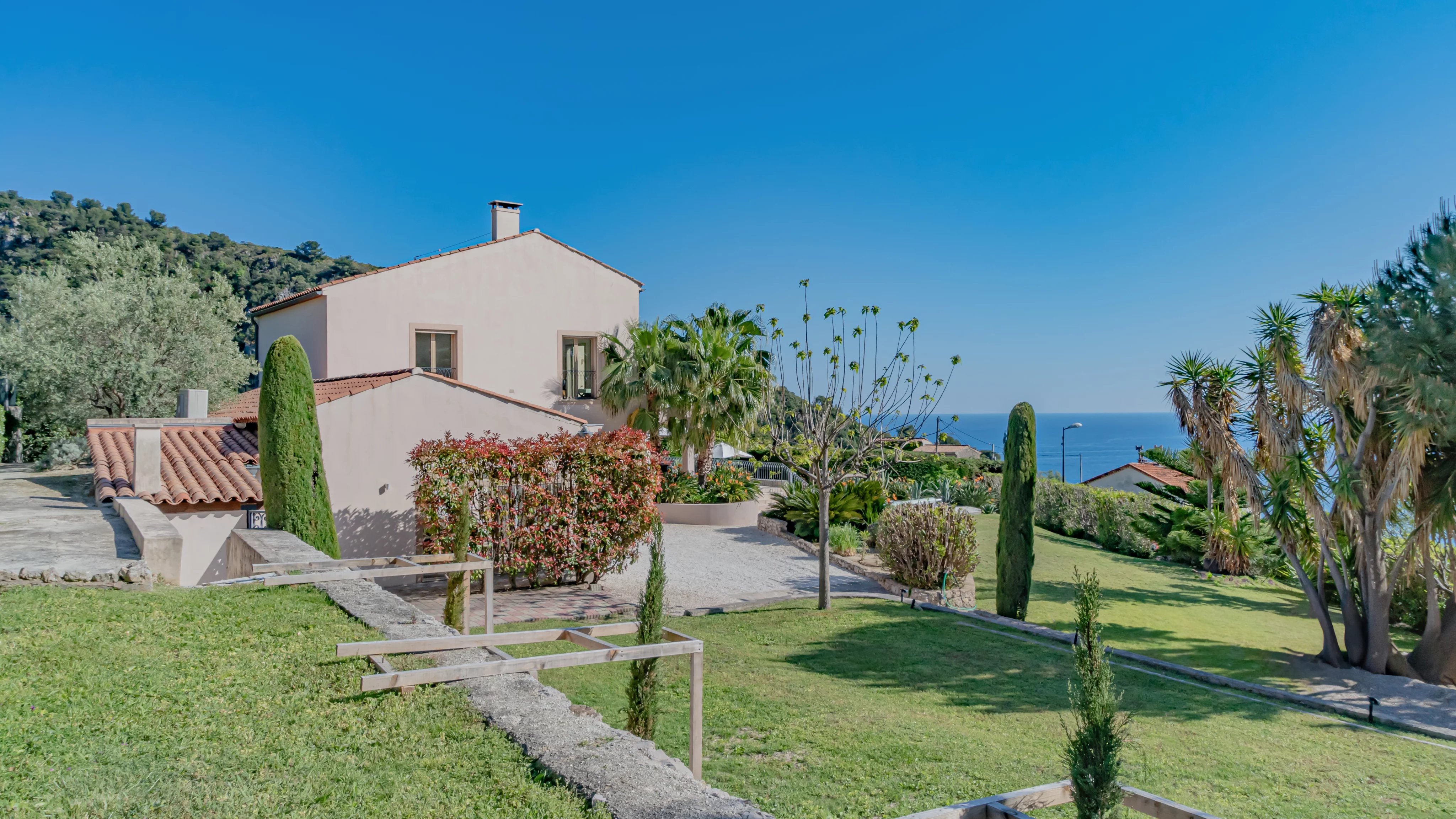 Villa vue mer – Jardin plat – Proche Monaco