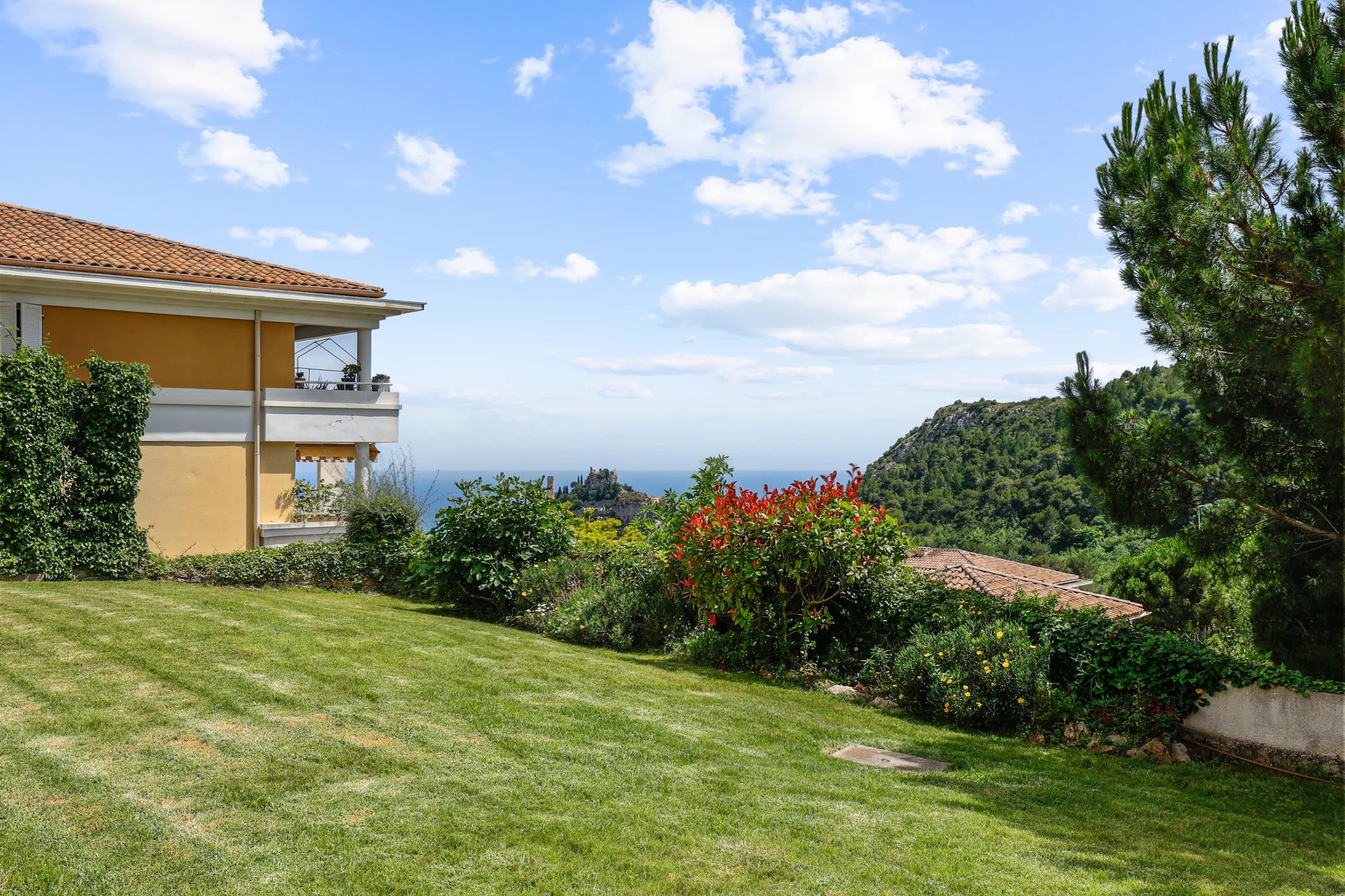 Apartment with garden and open view