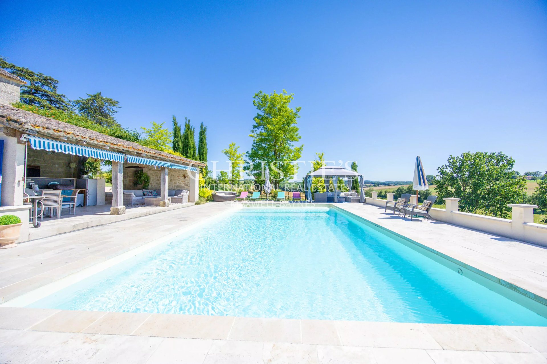 5 Bedroom Villa/Townhouse's Image 6
