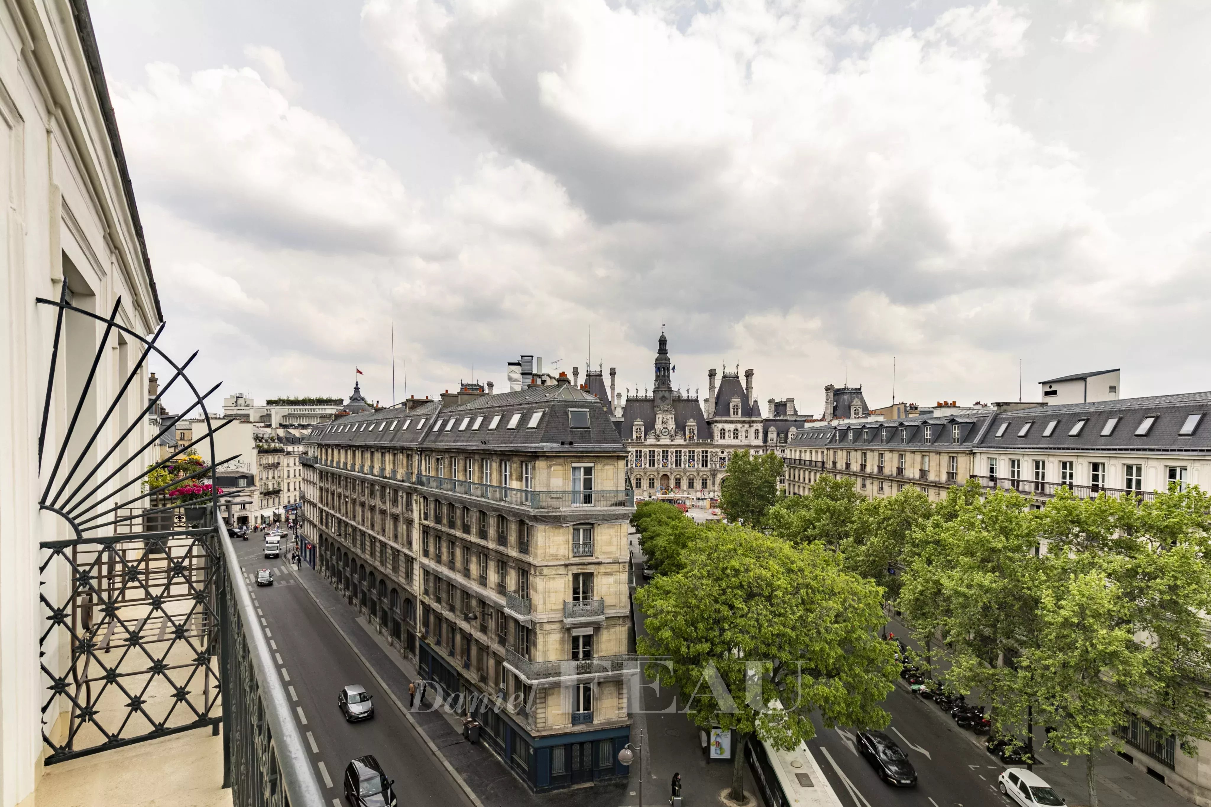 Sale Apartment Paris 4th