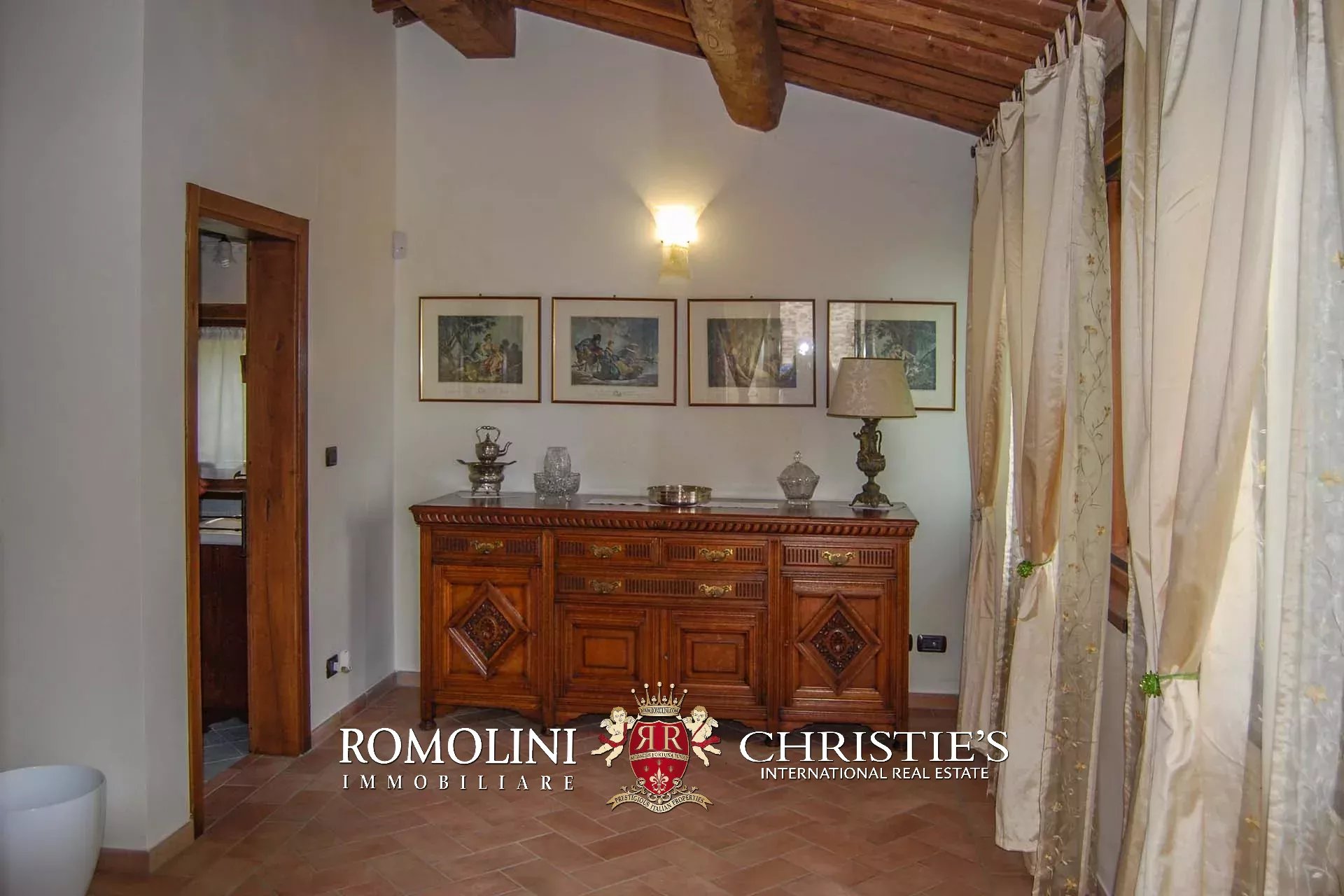 10 Bedroom Villa/Townhouse's Image 65
