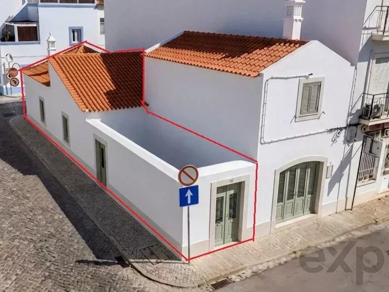Charming House with Approved Reconstruction Project in Tavira Historic Centre 86993556 image 8