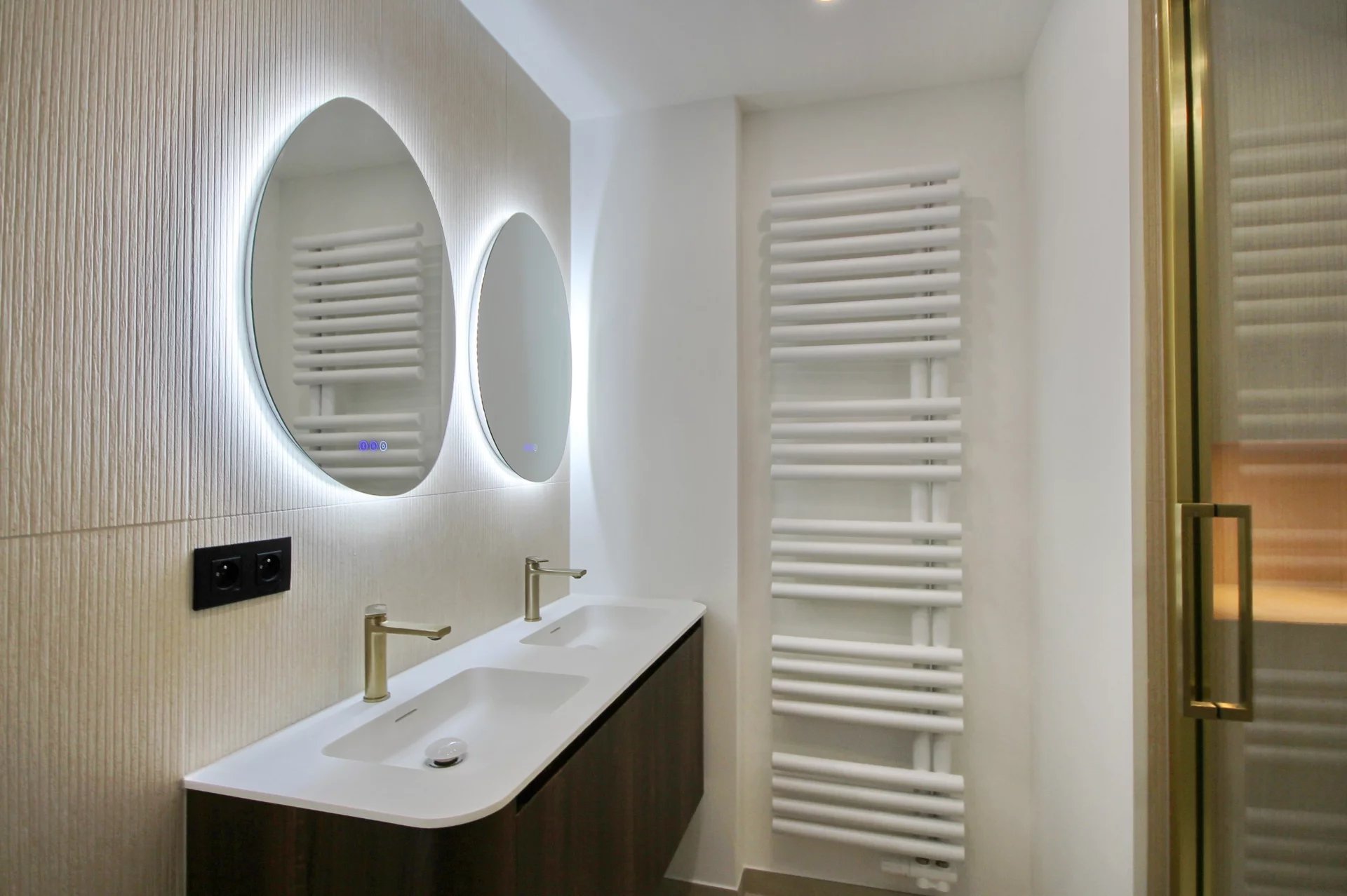 Ixelles, just steps away from the Châtelain area