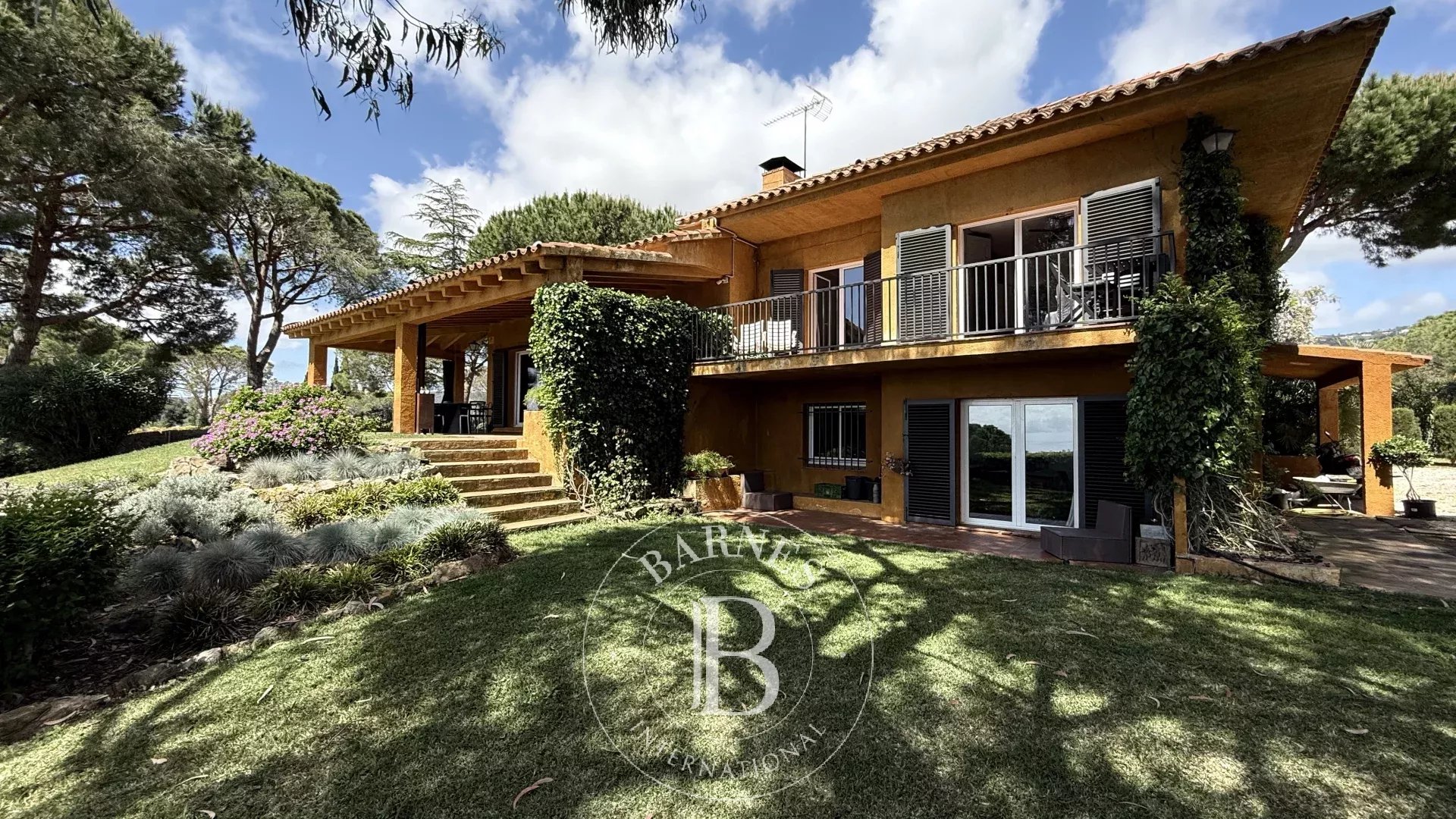 Rustic house with sea views in Sant Vicenç de Montalt, Barcelona.