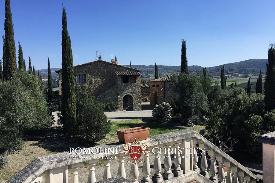8 Bedroom Vineyard's Image 19
