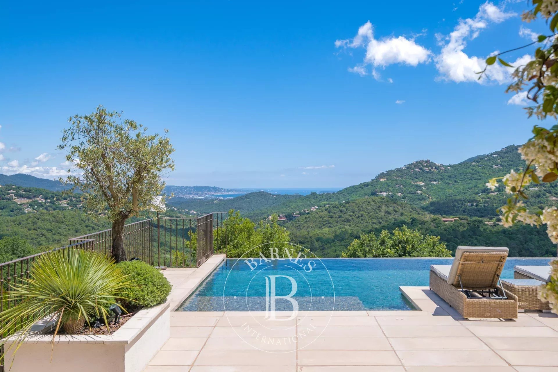 Villa Les Adrets-de-l'Estérel  -  ref 87101079 (picture 1)