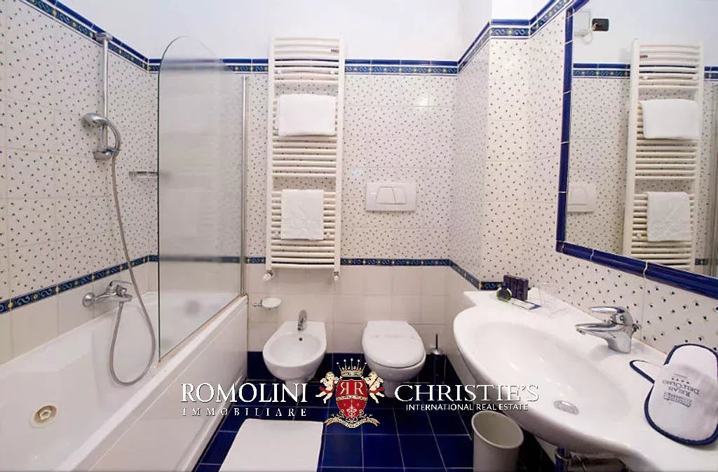 52 Bedroom Villa/Townhouse's Image 88
