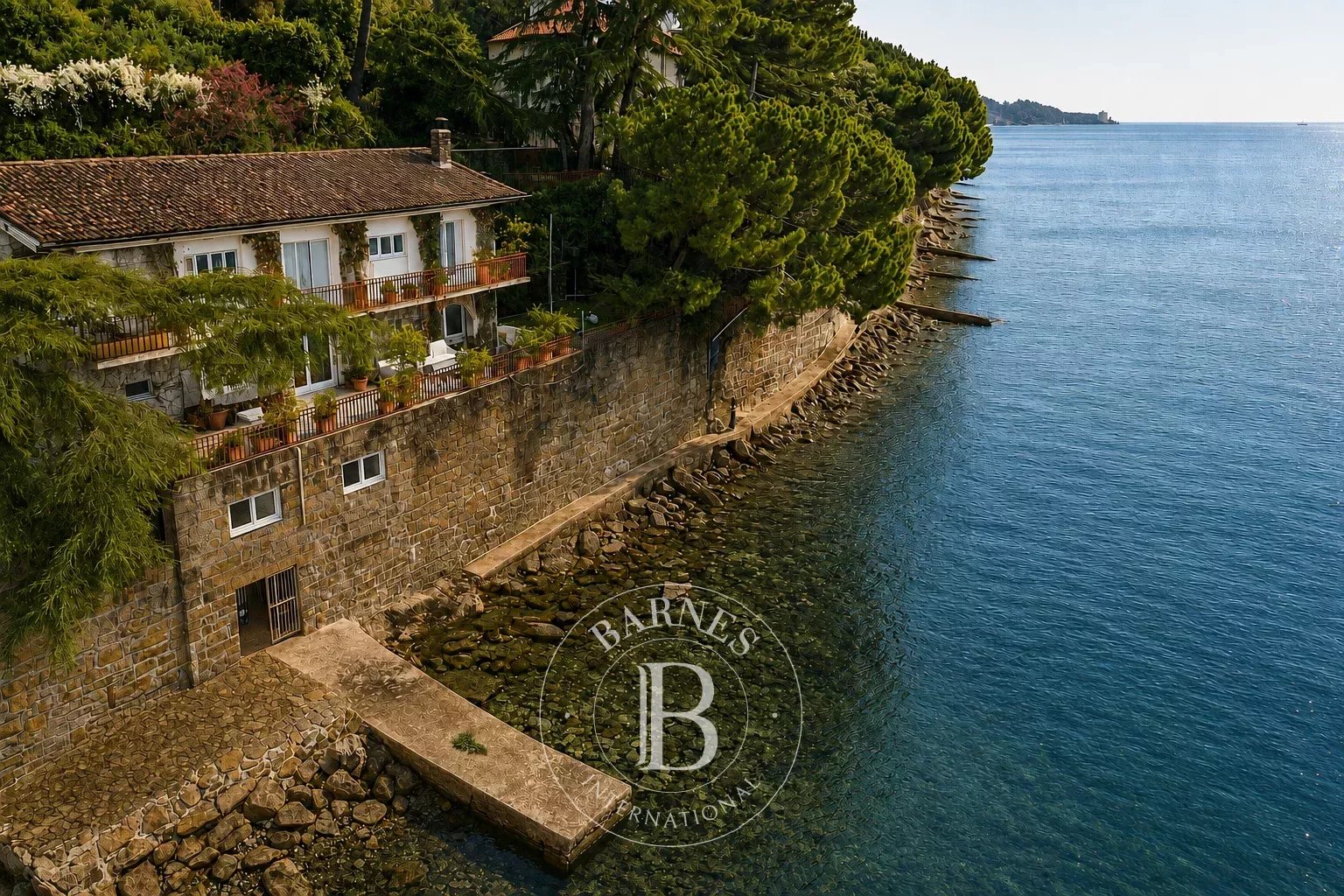 Trieste, Strada Costiera: villa esclusiva fronte mare