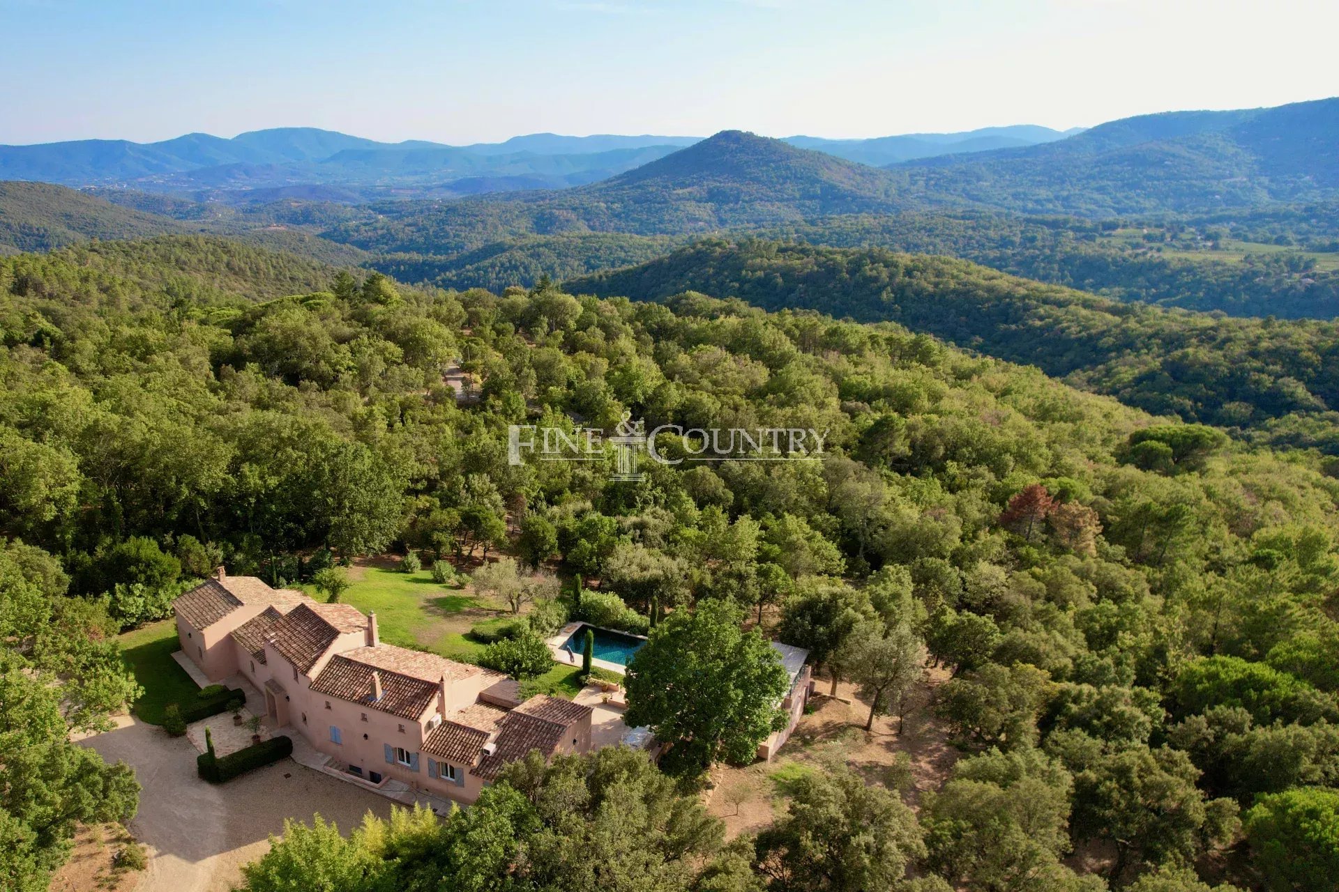 Photo of Villa For Sale in La Garde Freinet