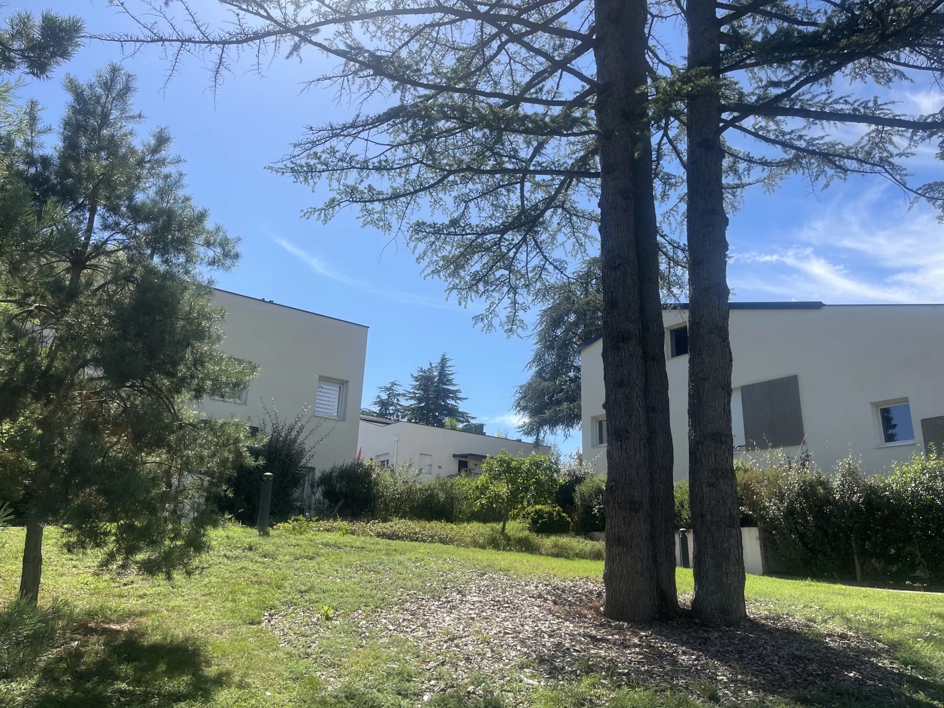 Rare Appartement / maison avec jardin (poss. PMR)