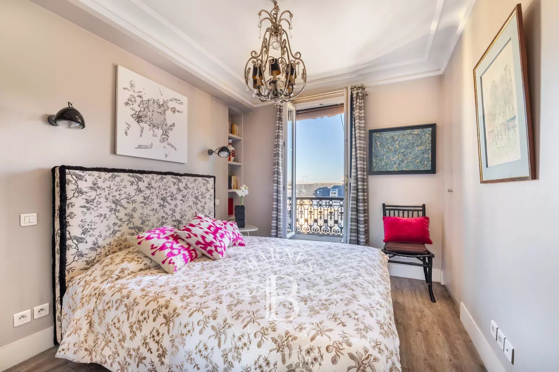 Daire Paris 4ème - picture 9