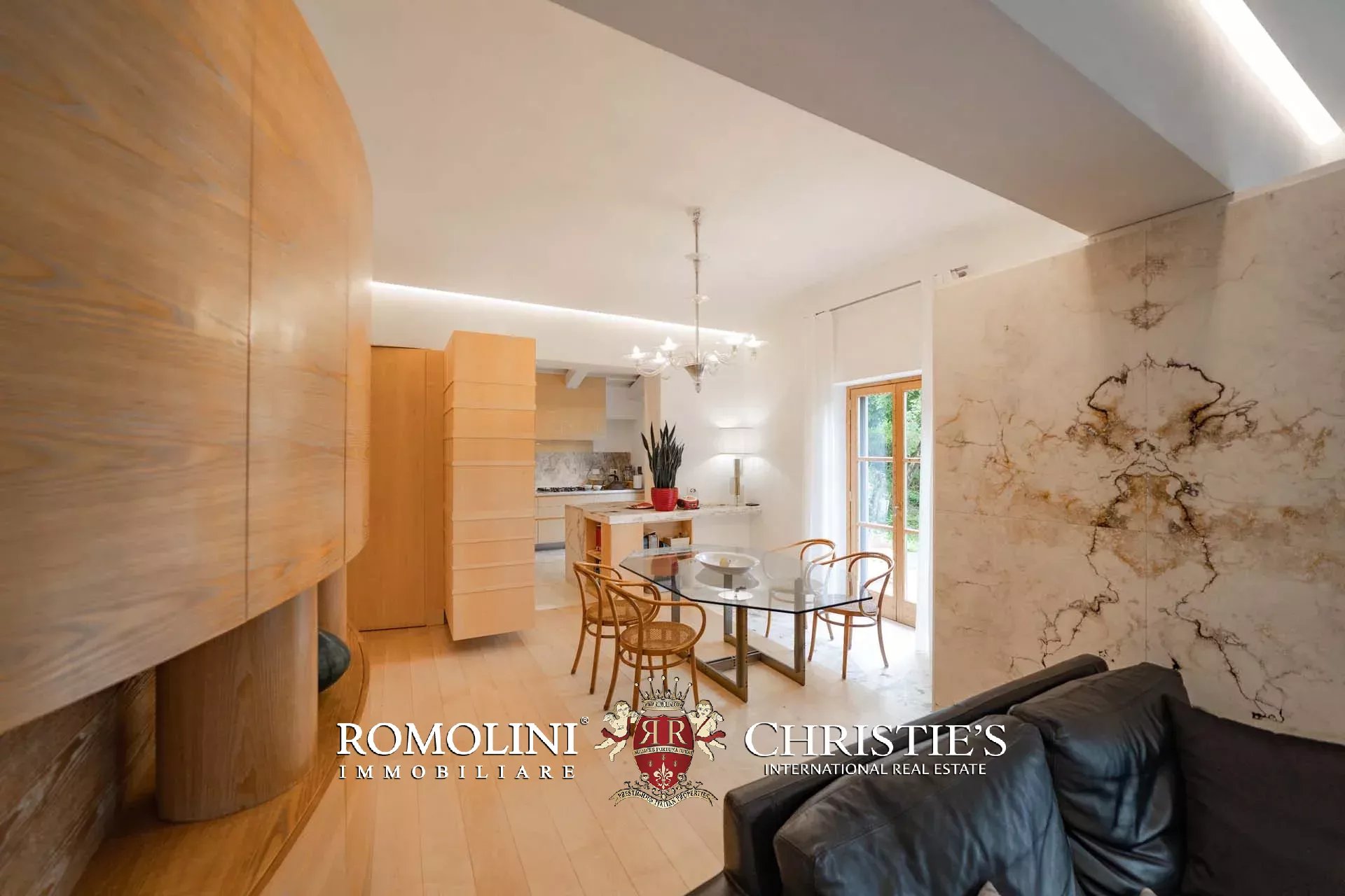 11 Bedroom Villa/Townhouse's Image 50