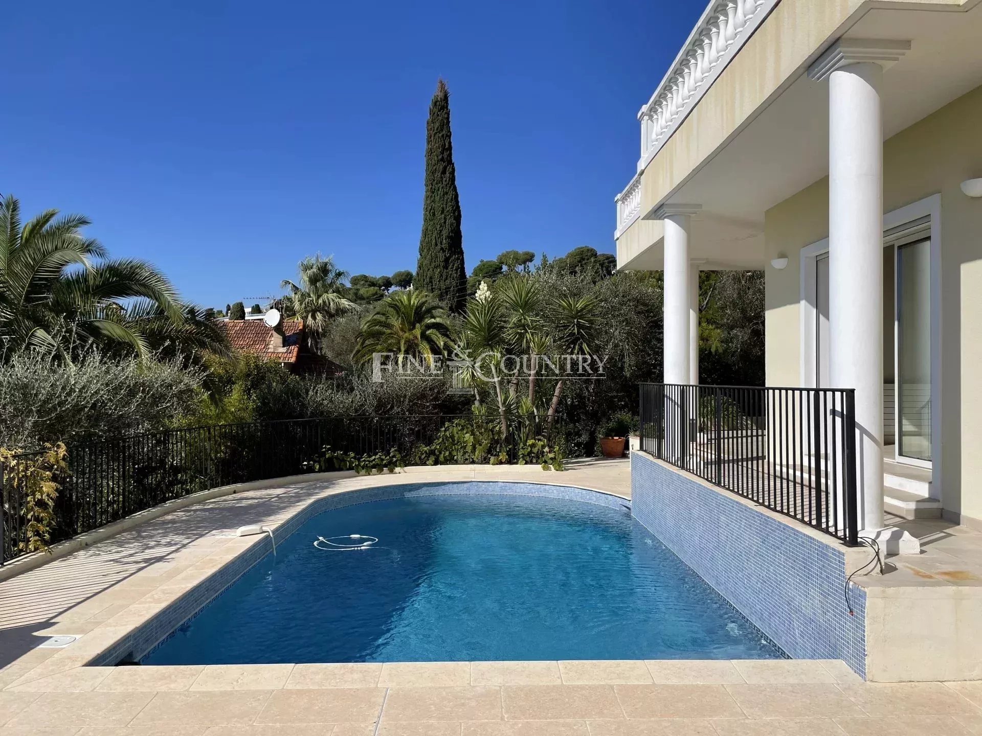 Photo of Villa for sale in Le Cannet sea view