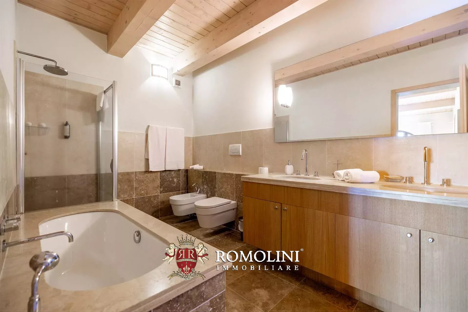 LUXUSANLAGE MIT 19 WOHNUNGEN IN DER TOSKANA, VAL D'ORCIA