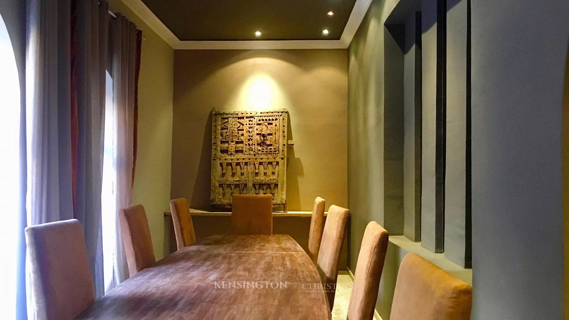 7 Bedroom Villa/Townhouse's Image 5