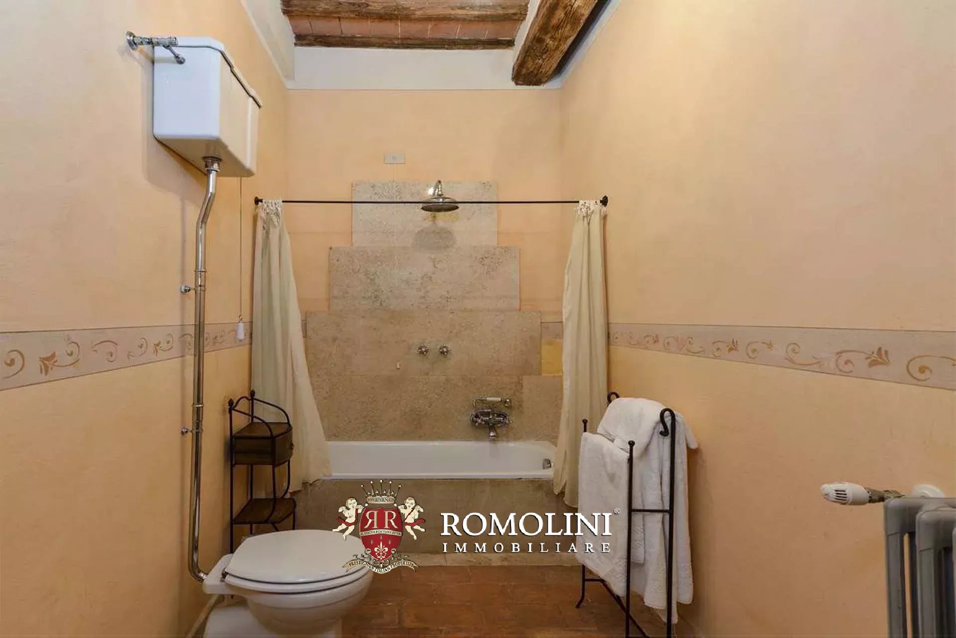 15 Bedroom Villa/Townhouse's Image 37