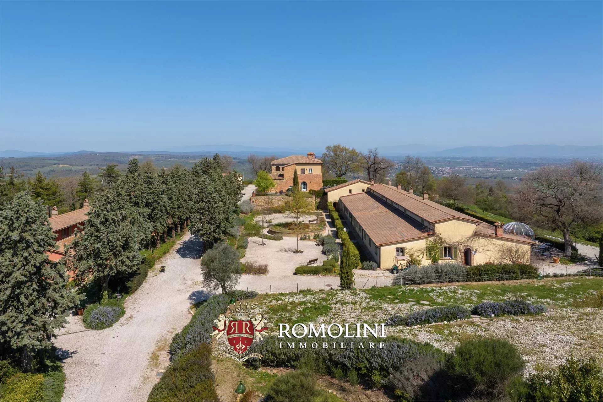 LUXUSANLAGE MIT 19 WOHNUNGEN IN DER TOSKANA, VAL D'ORCIA
