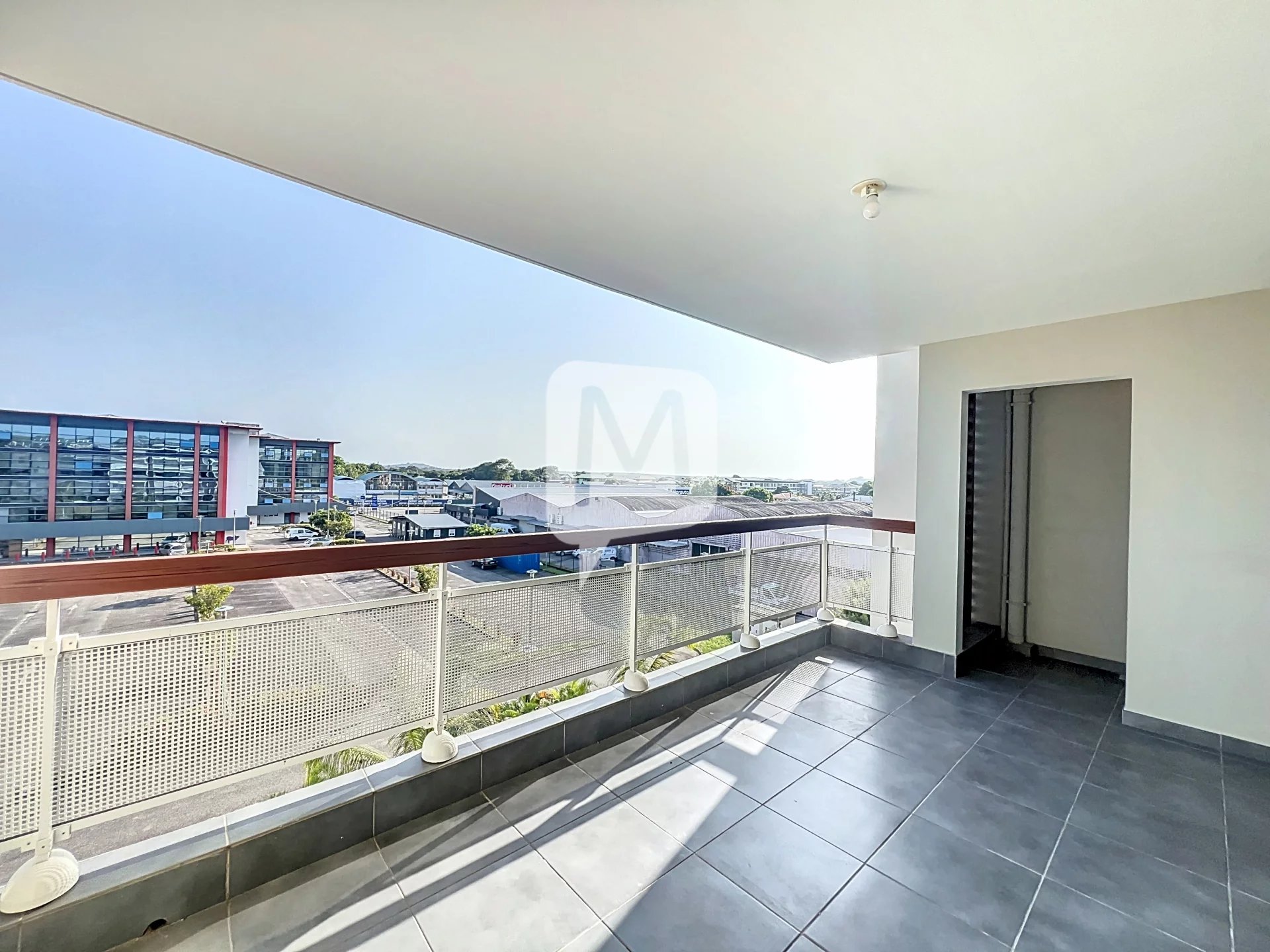 DPT GUYANE, à vendre CAYENNE appartement T3 de 61m² au 4e étage