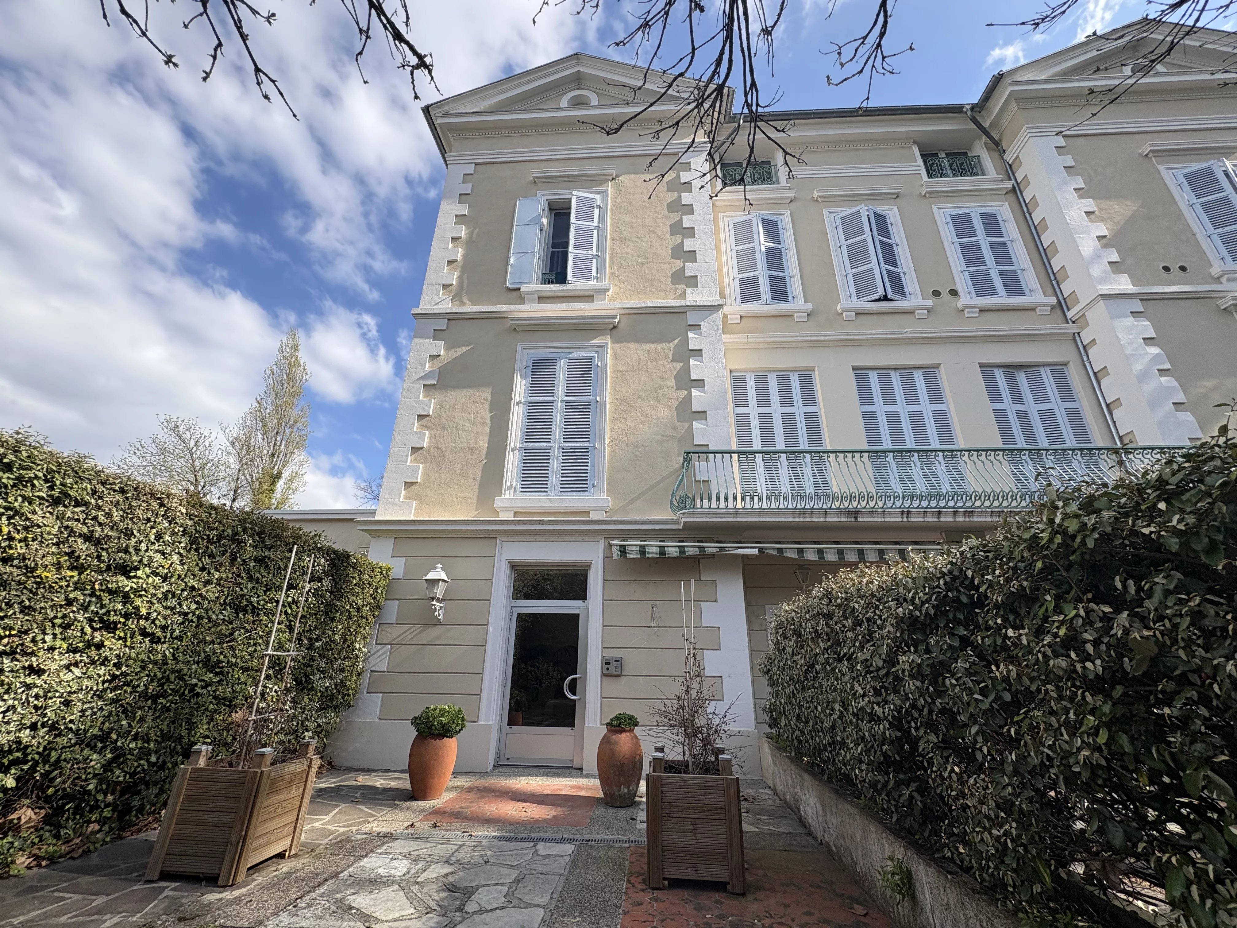 Agence immobilière de 