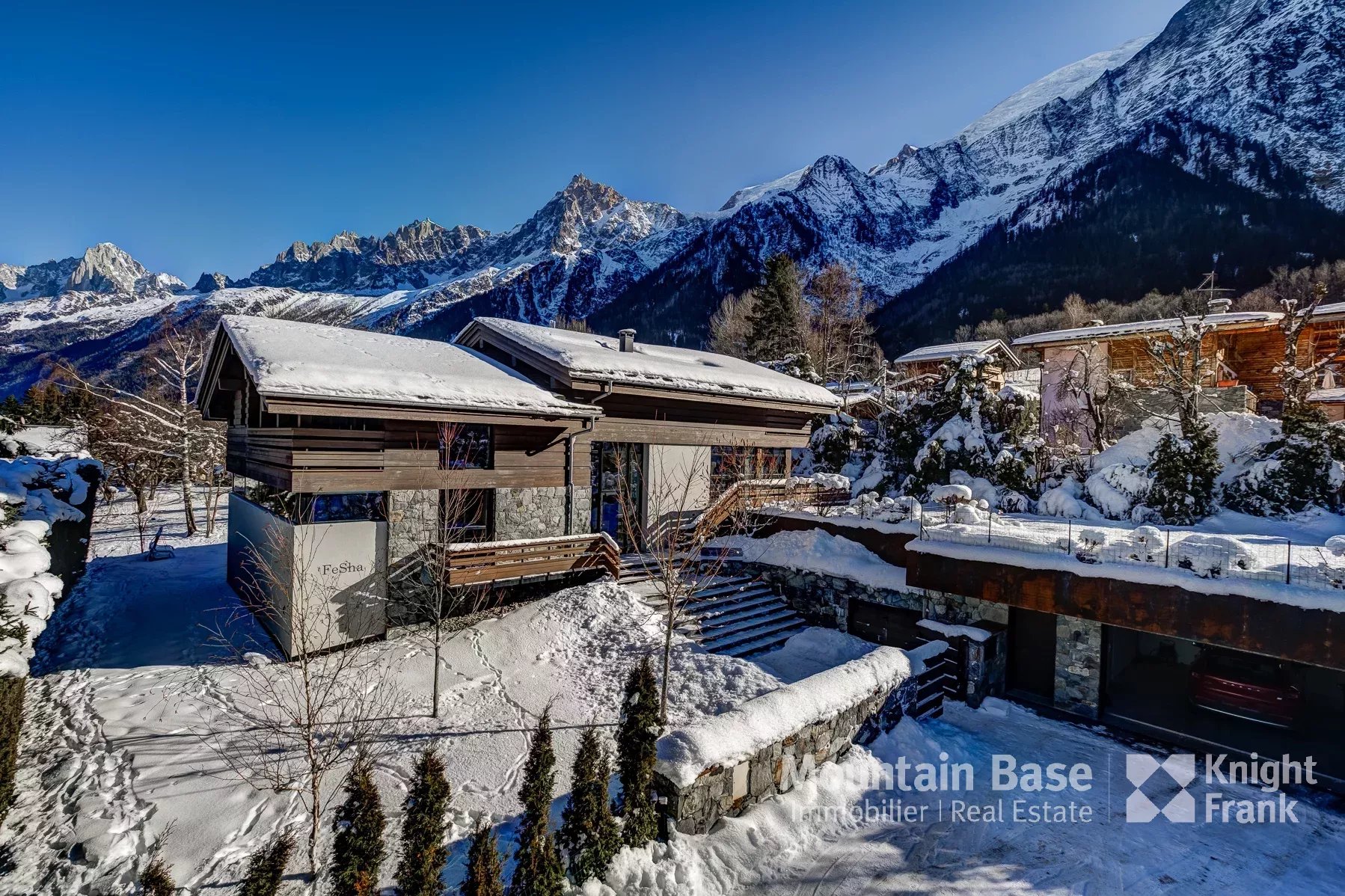 Photo of Beautifully designed, contemporary 4/5 bedroom chalet in a quiet area of Les Houches