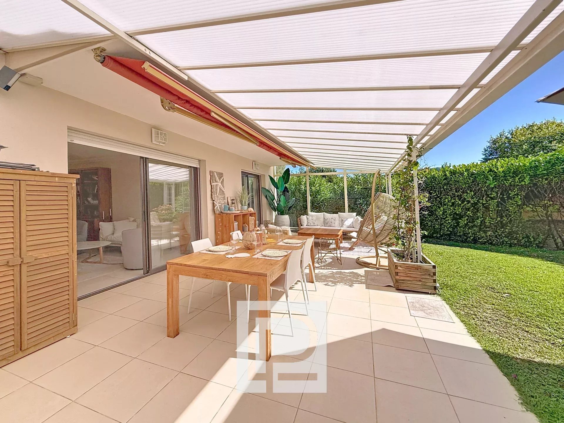 Le Cannet Europe area – Renovated apartment with exceptional 445 m² private garden