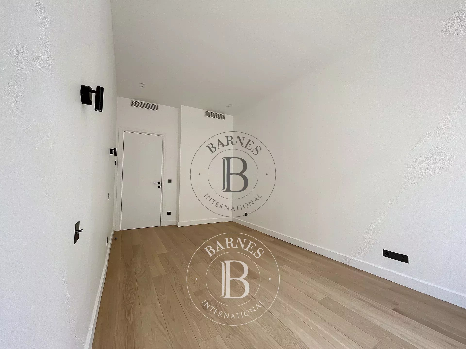 Daire Paris 8ème - picture 19