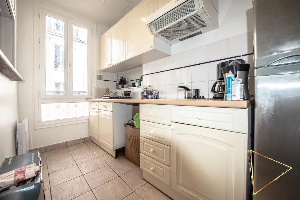 À vendre - Studio en étage élevé sur cour. - Photo 3
