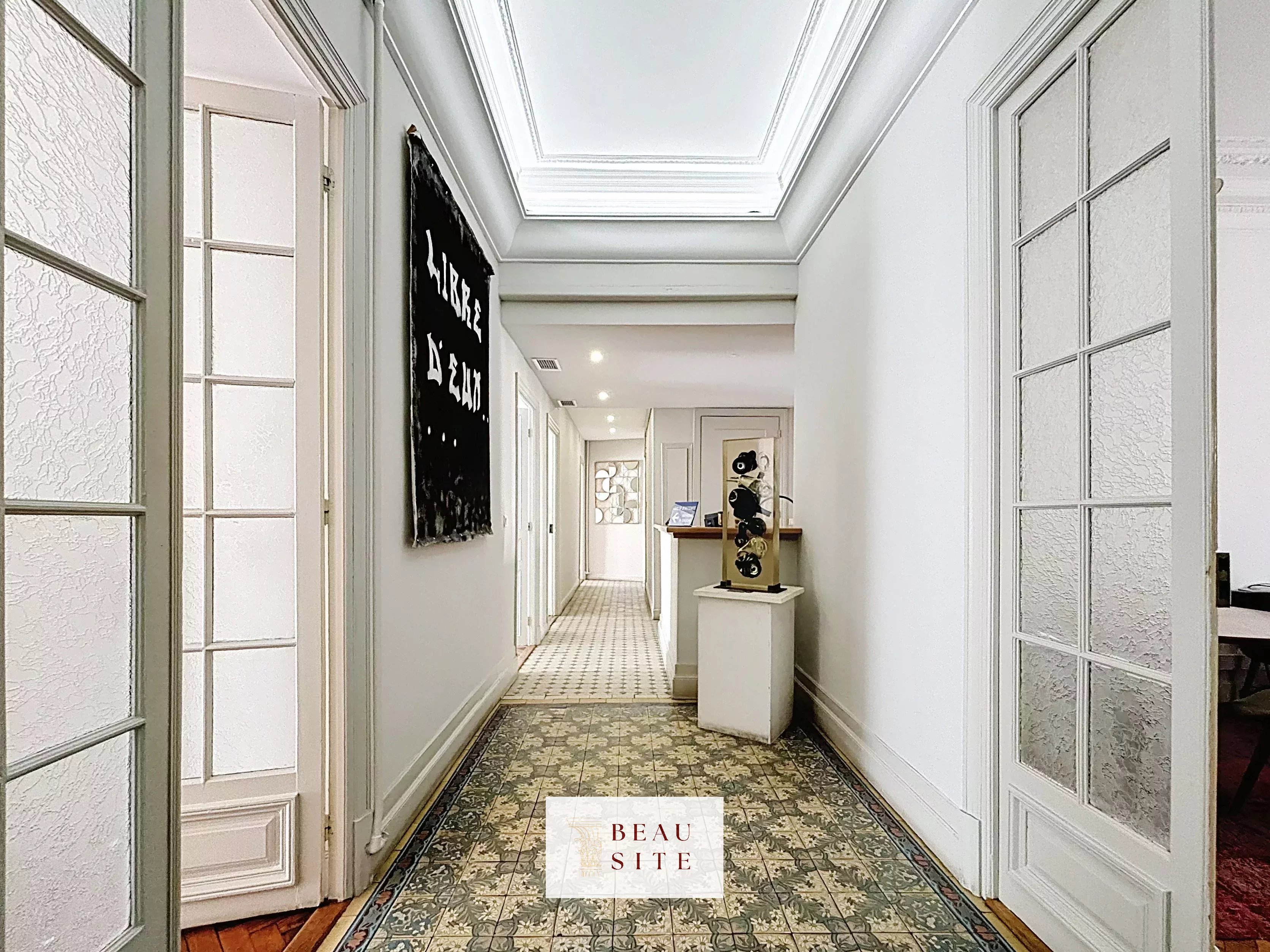 Nice - Wilson: 5-room luxury apartment for office use