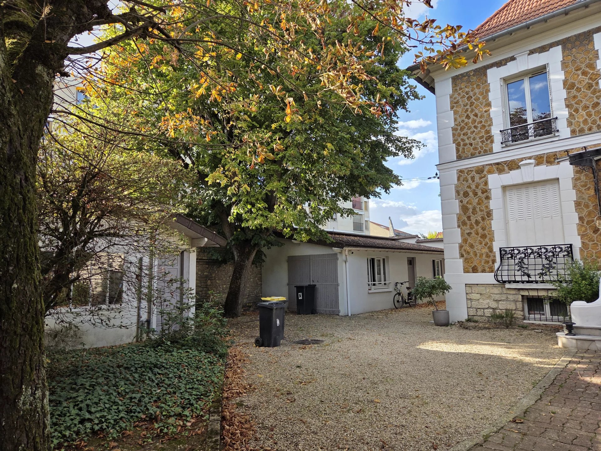 BELLE MEULIERE 247m2, 5 CHAMBRES, PARCELLE 1370m2 - Image Array